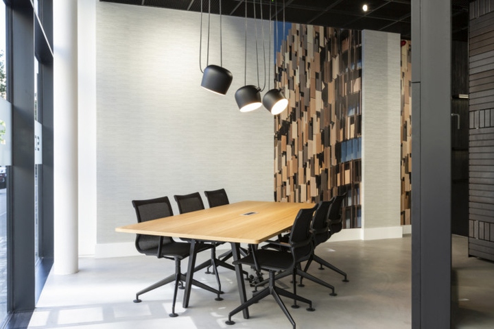 伦敦 Schüco 展示办公空间，极简风格展现高端品质-14