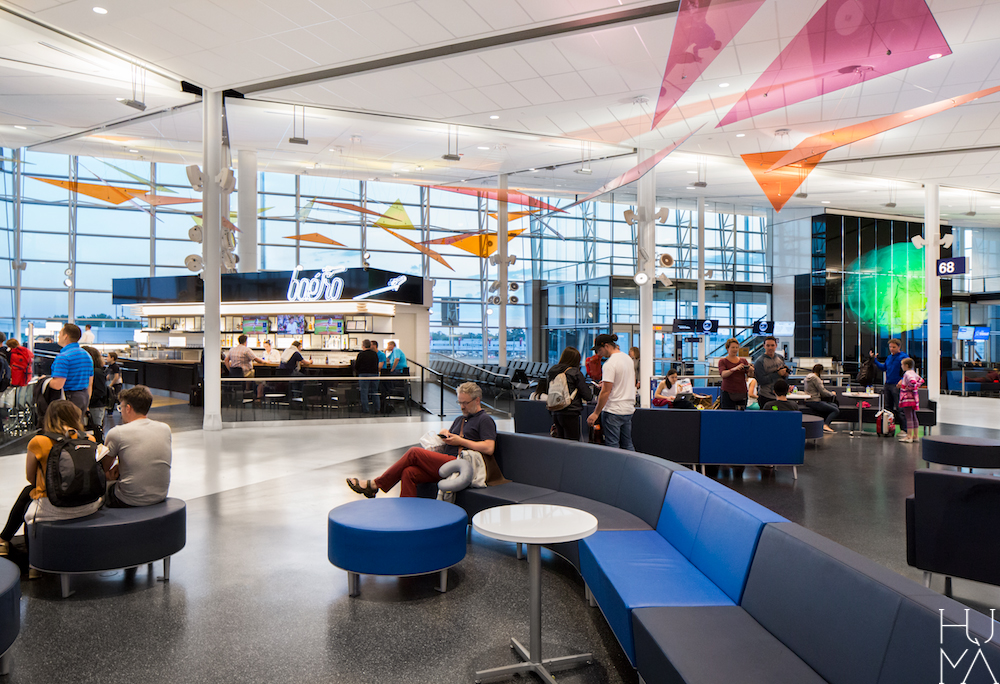 蒙特利尔机场美食广场，Humà 设计新视角-13
