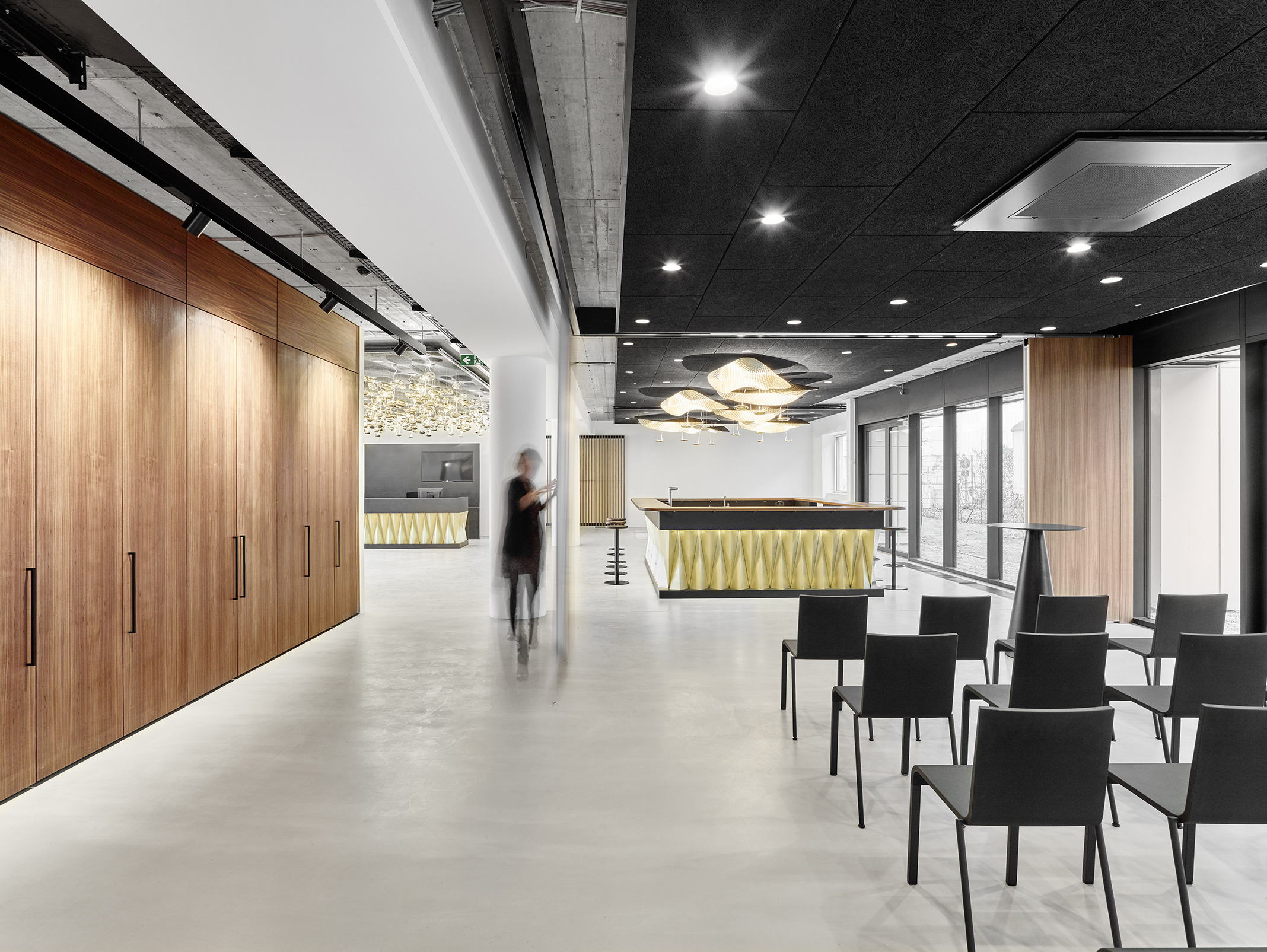 2017 年完成的办公室室内设计案例-12