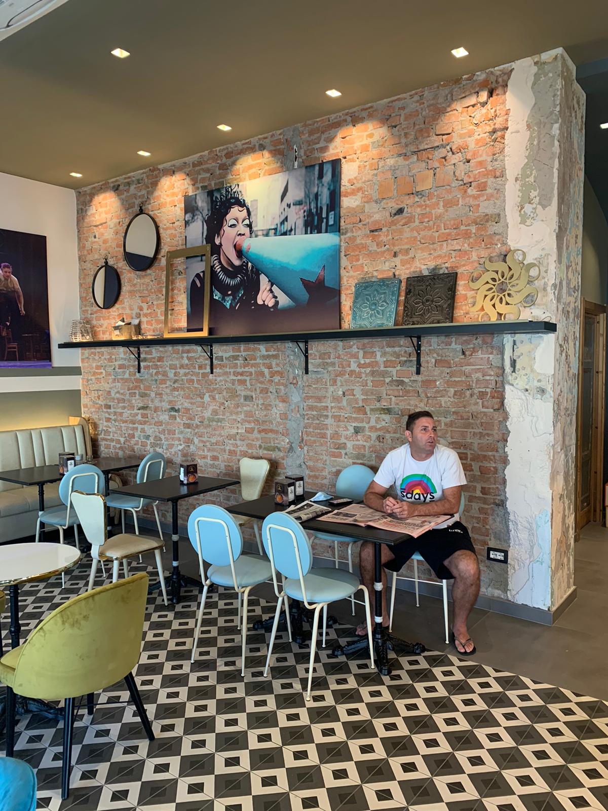 2020 年完成的 Bar Tiffany Riccione 室内设计案例-2