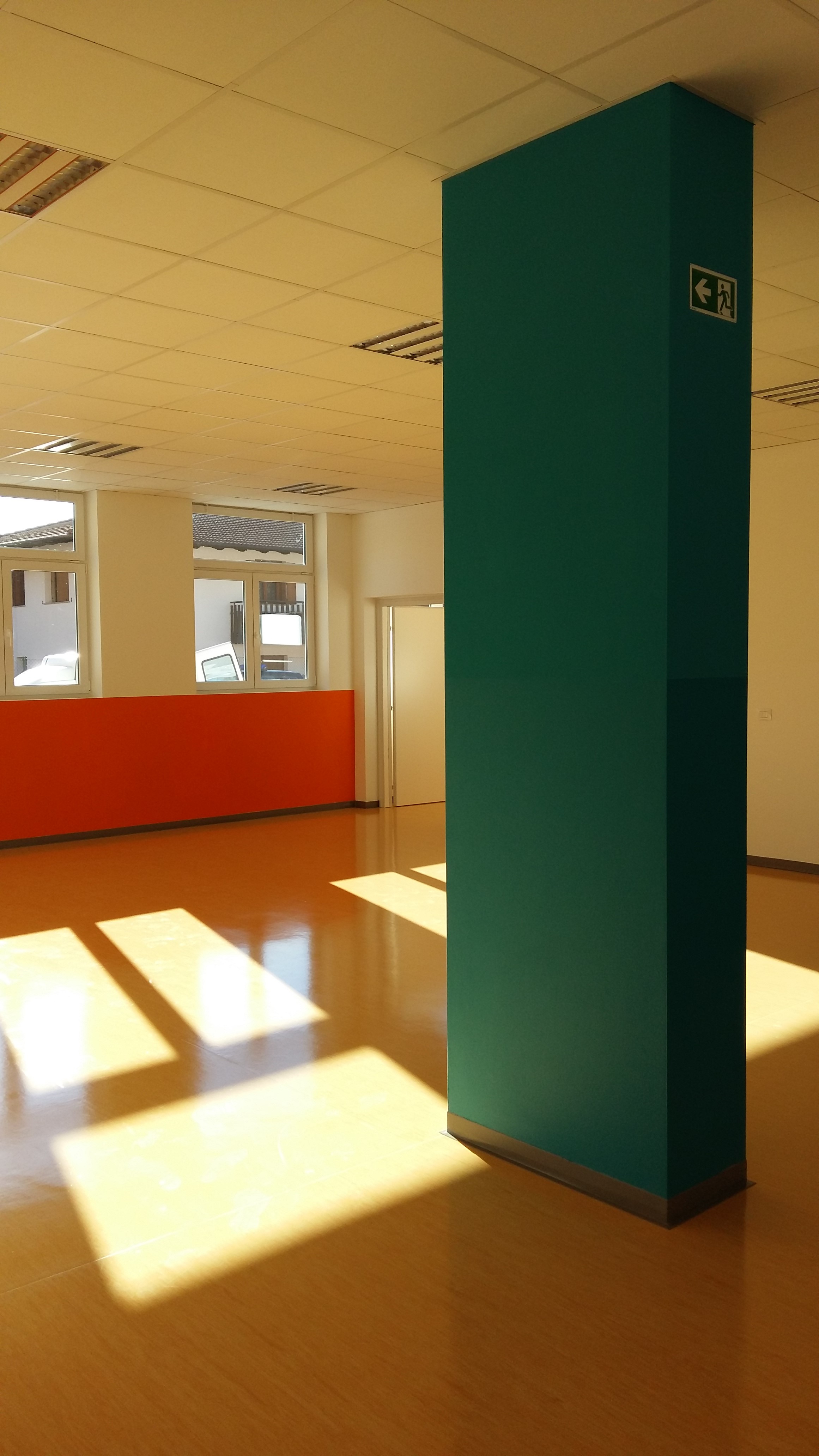 双语斯洛文尼亚· 意大利补偿机构学校翻新-11