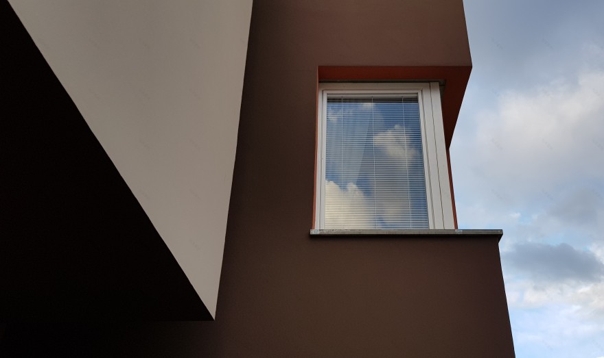 带天窗的别墅-26