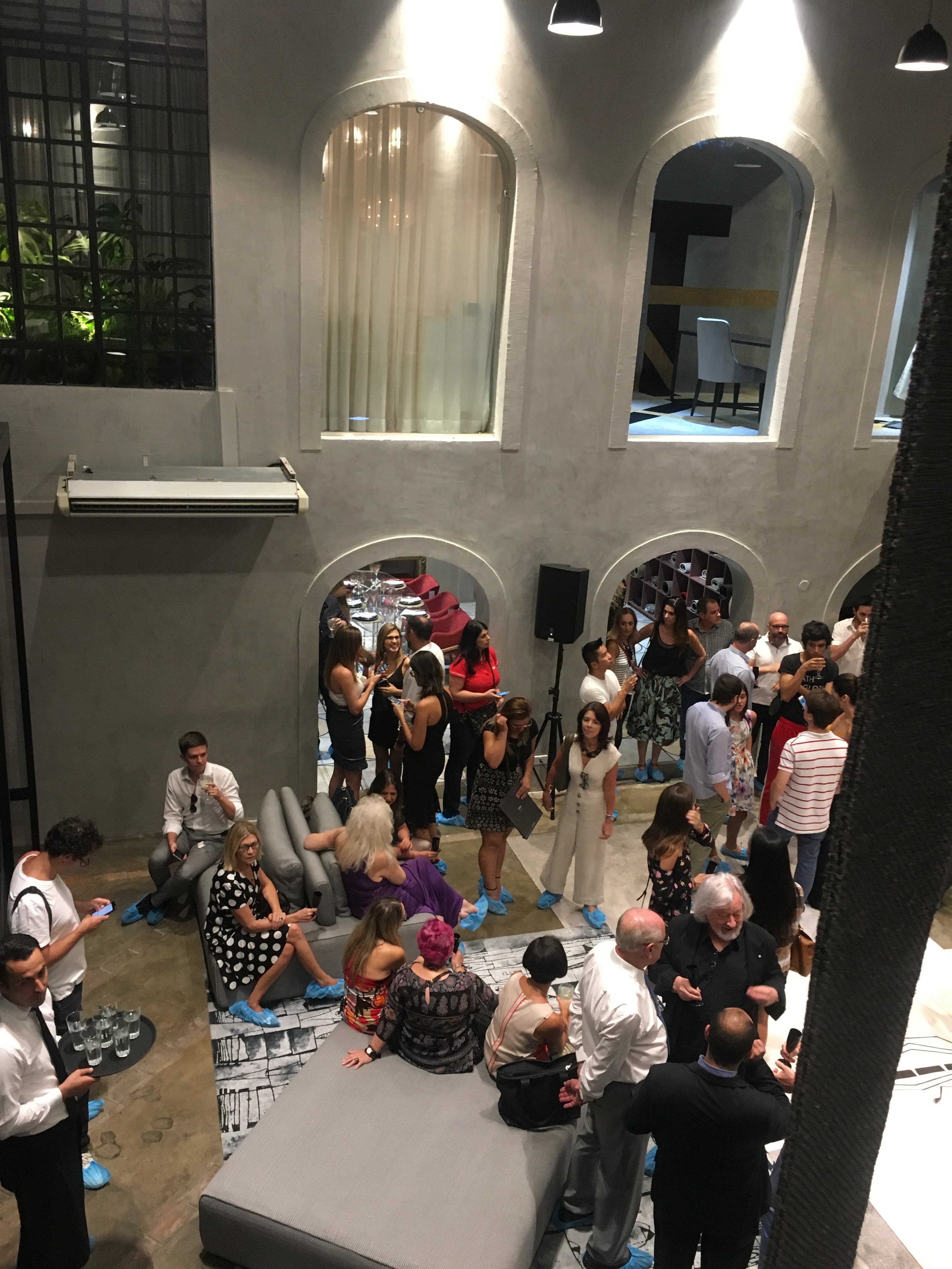 巴西旗舰家居店,打造独具特色的展示空间-13