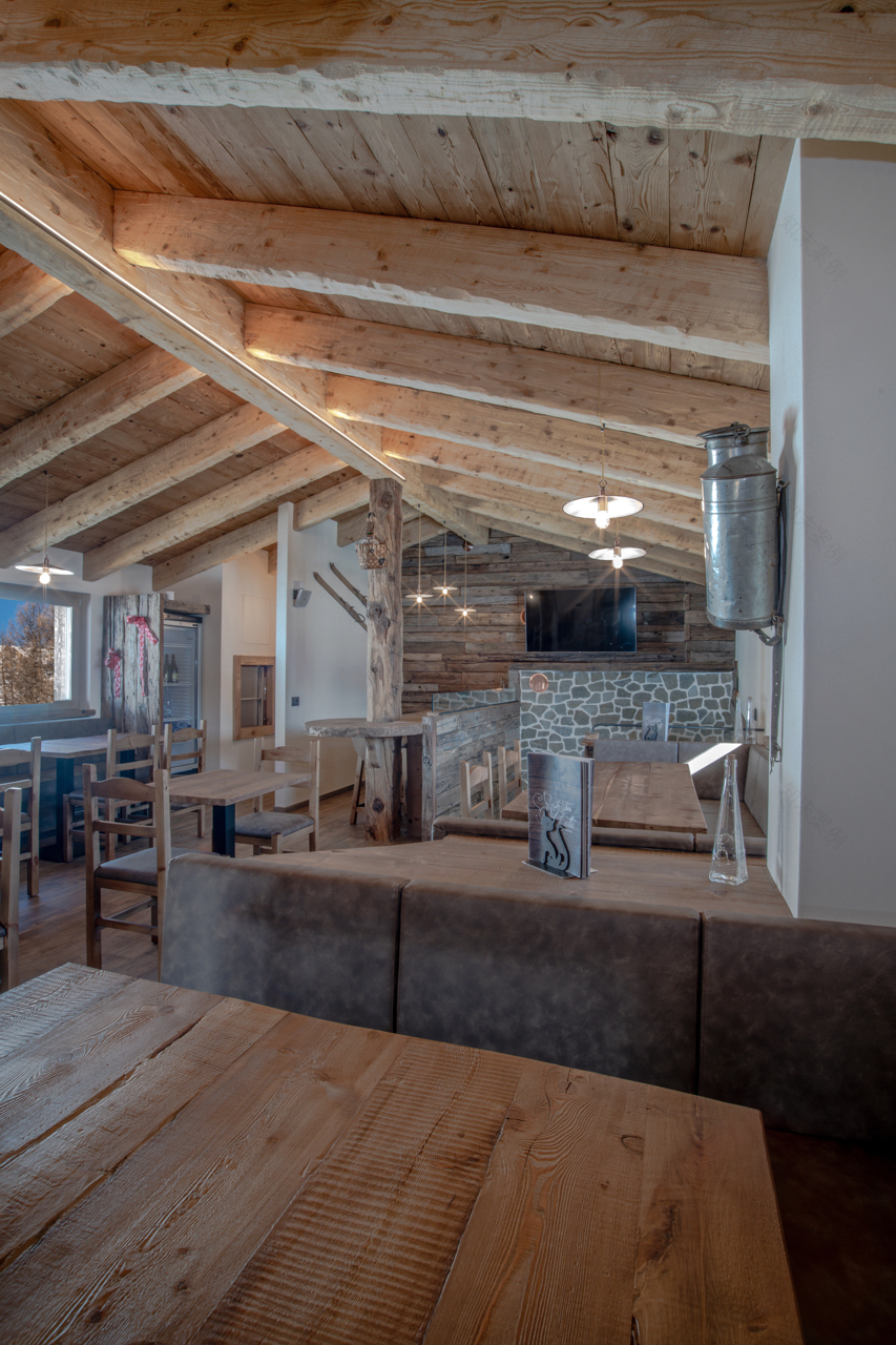 雪山之上的温馨猫舍——La Tana del Gatto 餐厅设计-18