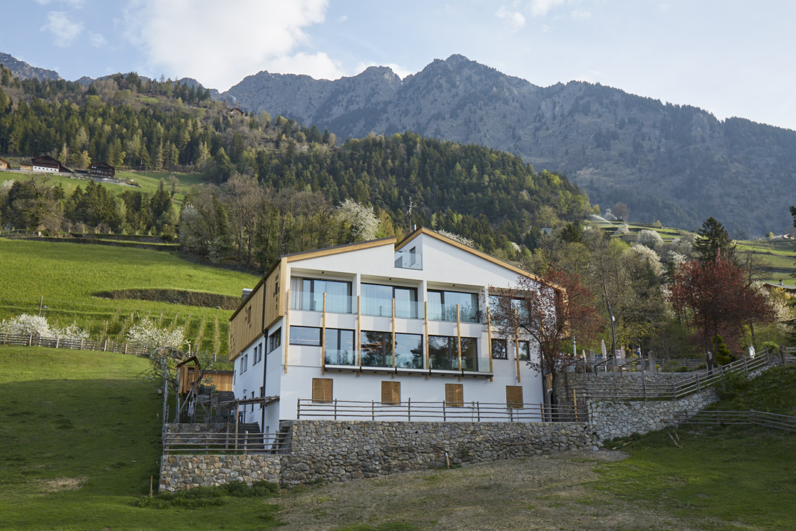 高山上的豪华餐厅-7