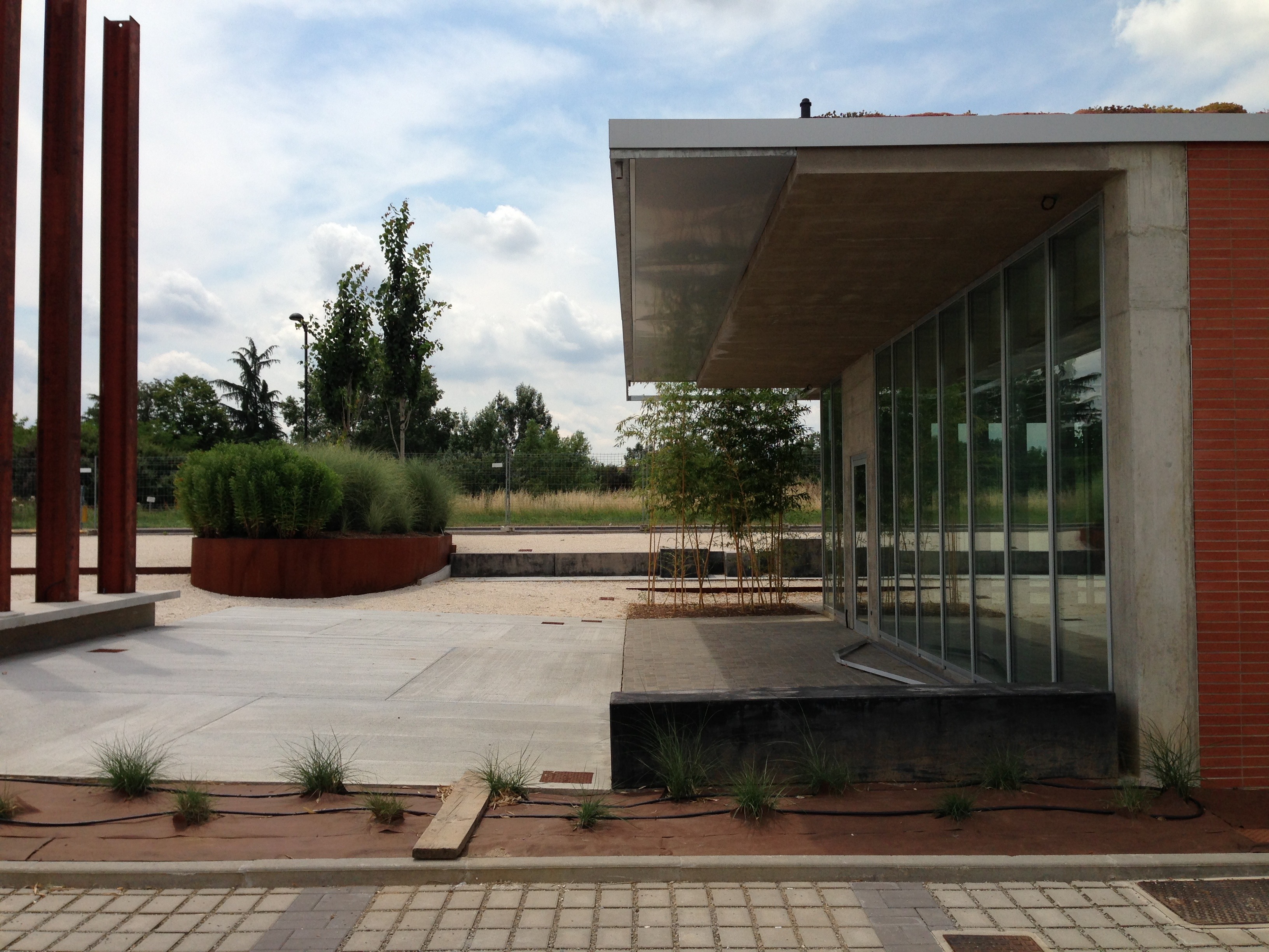 2015 年完成的 Palapa 项目，将工业遗址改造为时尚咖啡馆-15