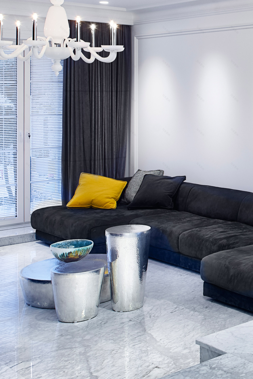 2017 年三层联排别墅影院式客厅设计-11