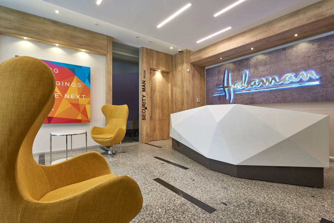 活力互动，Halaman 印刷办公室的现代设计-1