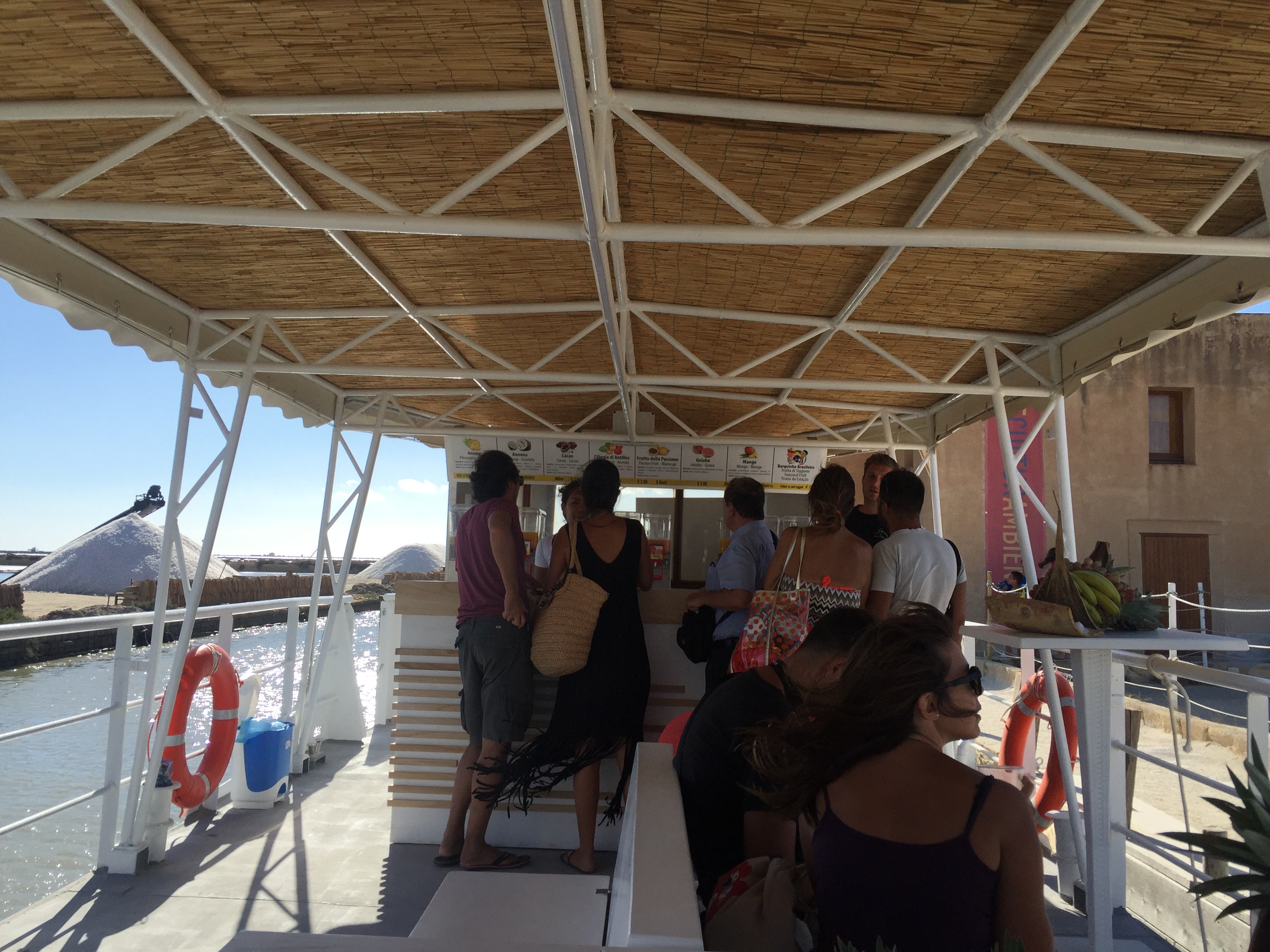 意式风情巴西融合,打造独特船舱酒吧-15