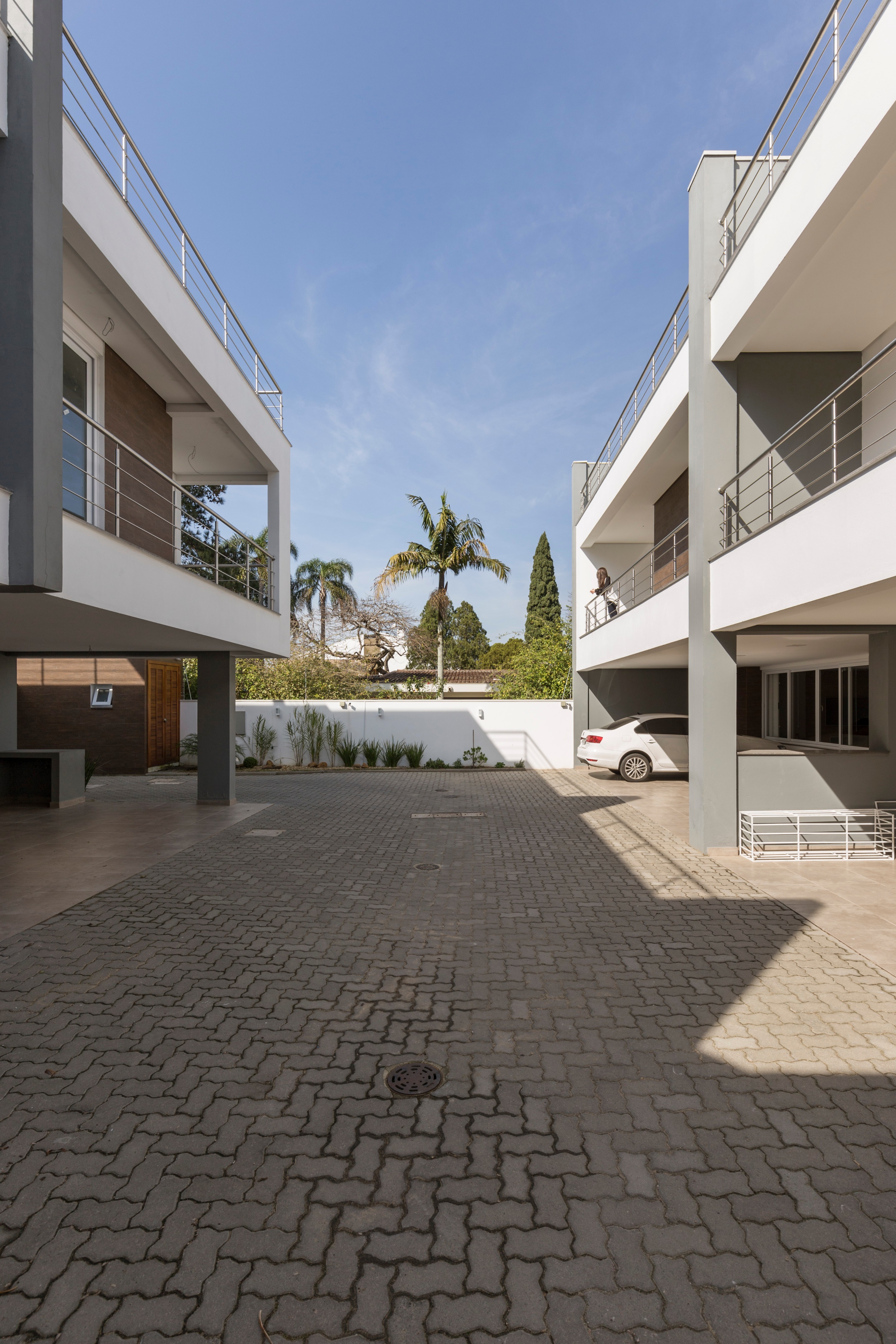 融合社区文化的巴西 Caeté 小公寓设计-8