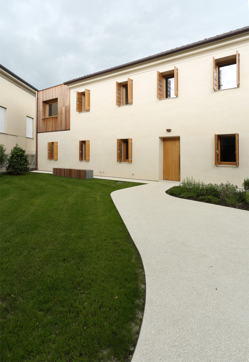 私人住宅的优雅木质设计-1