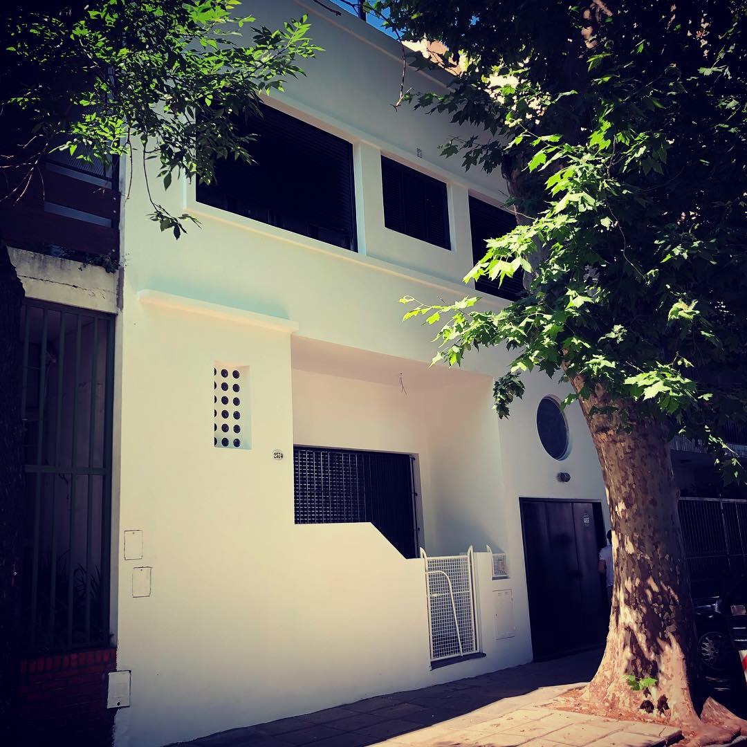 阿根廷布宜诺斯艾利斯 Flores 区五十年代风格家居改造-0