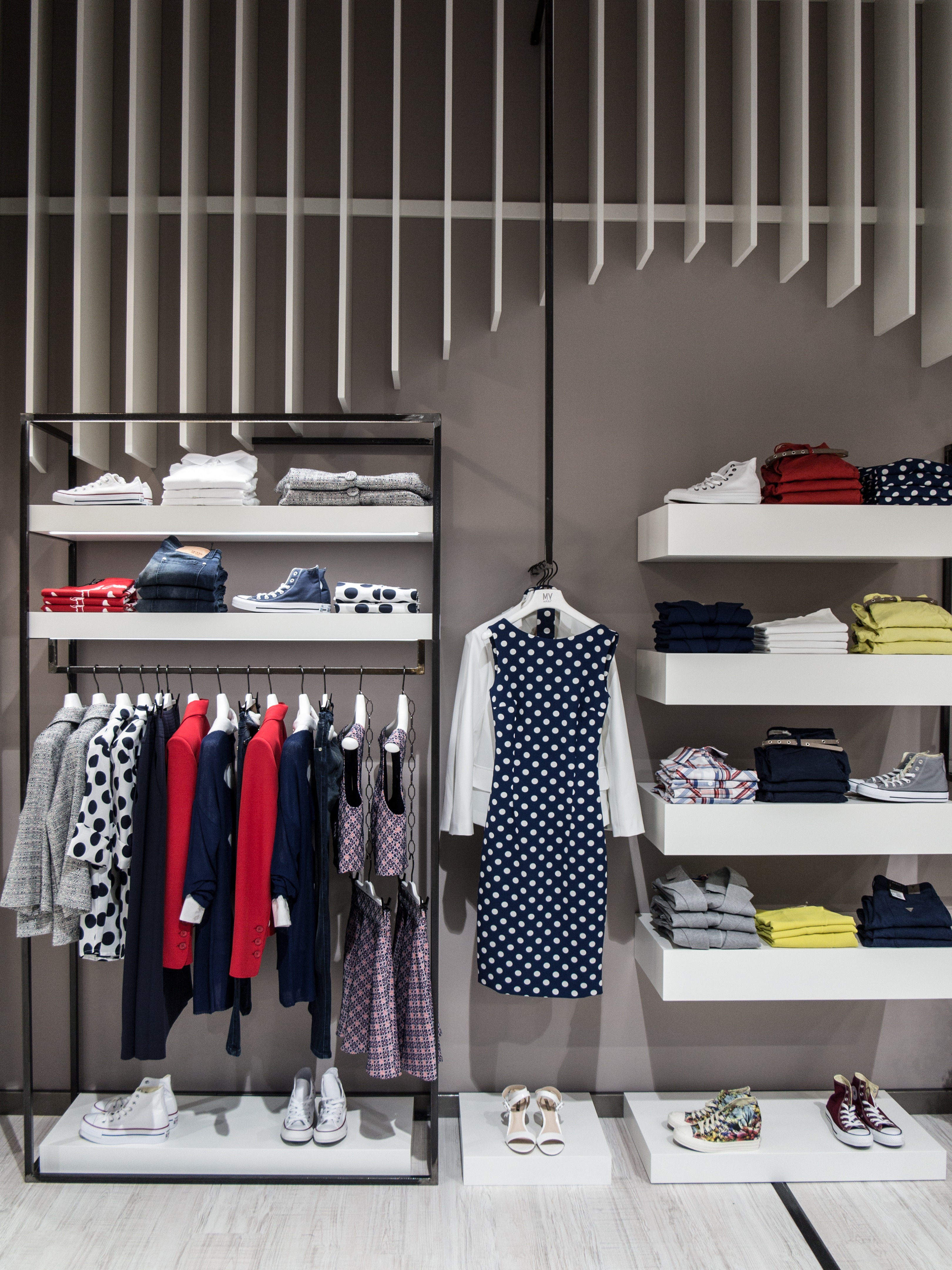 2015 年完成的“My Wear”木结构展示店-17