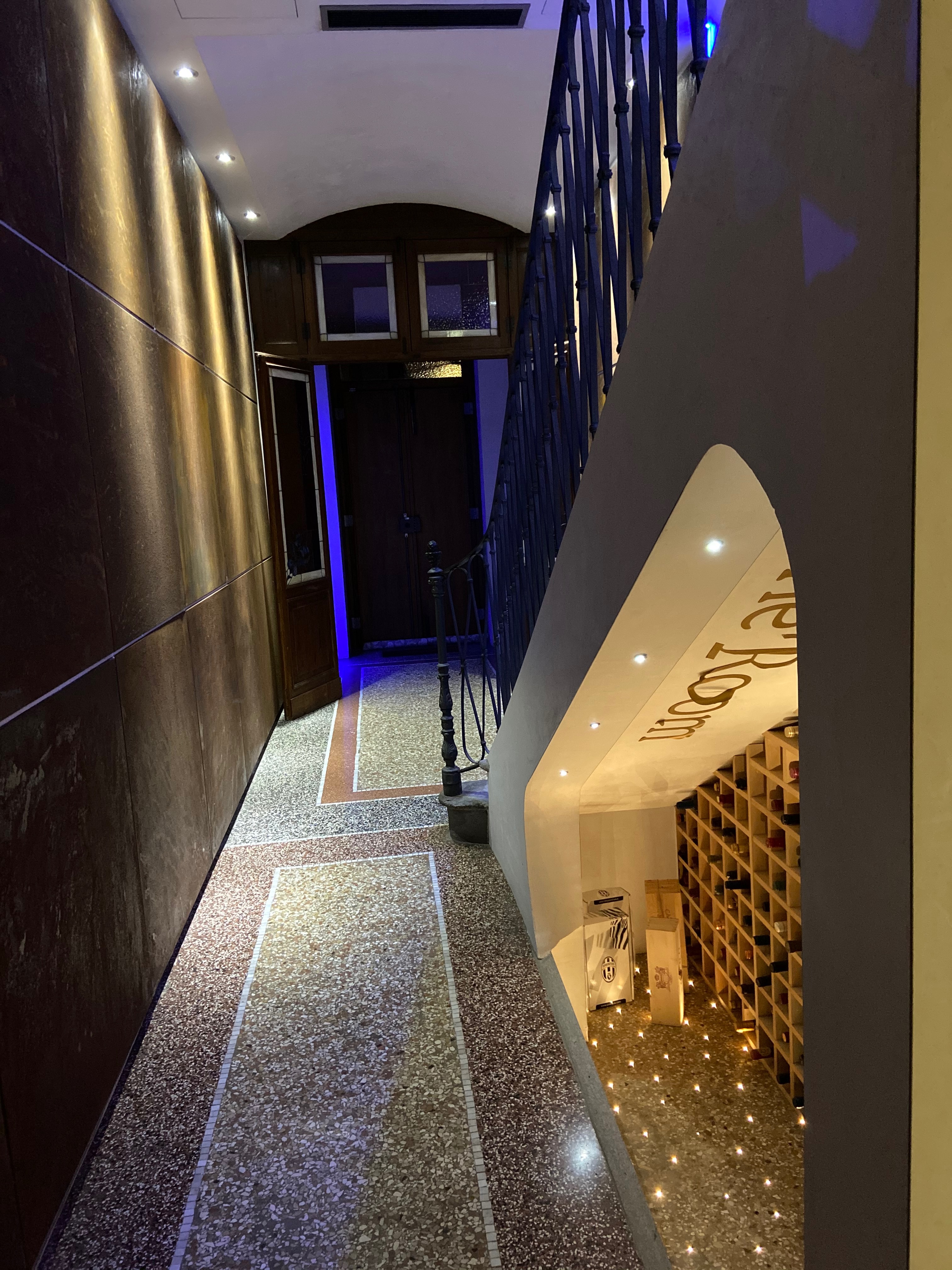 私人住宅酒窖设计-4