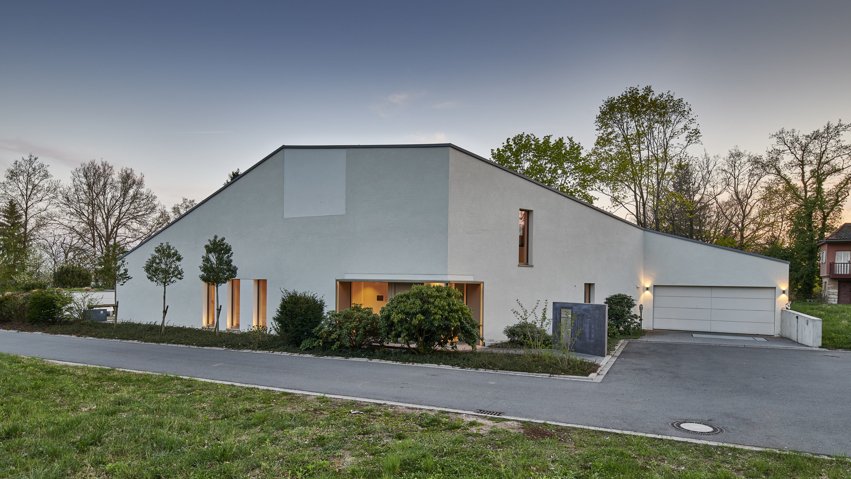 德国 Erlangen 三角地块上的绿意住宅-1