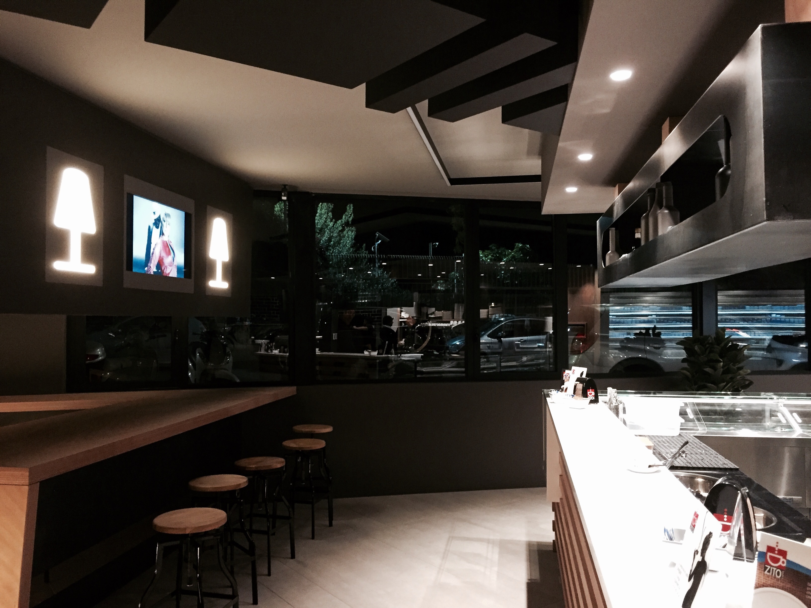 2016 年完成的 QUATTROCHIACCHIERE 咖啡餐厅设计-8