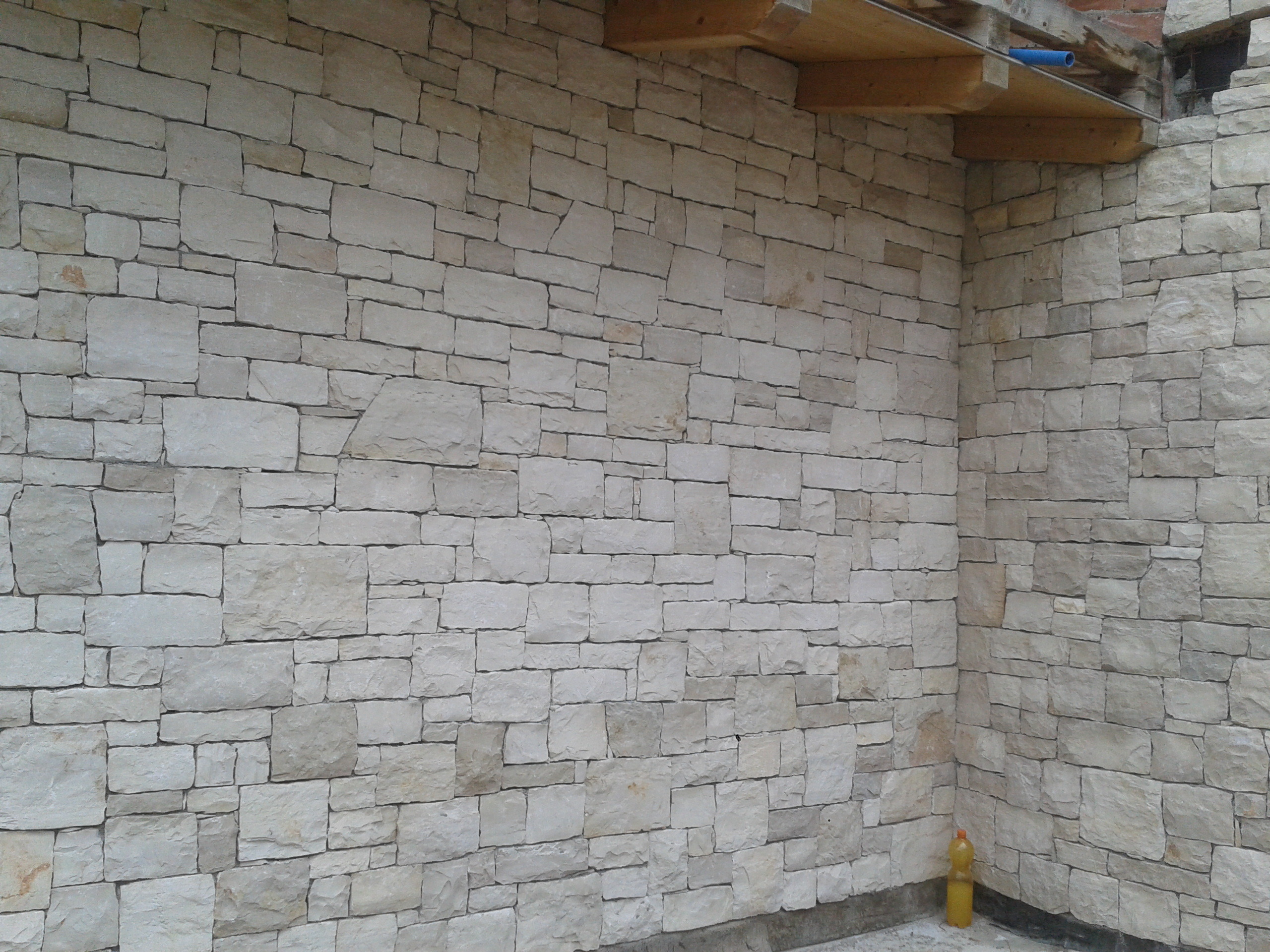 石材装点的意式住宅设计-31