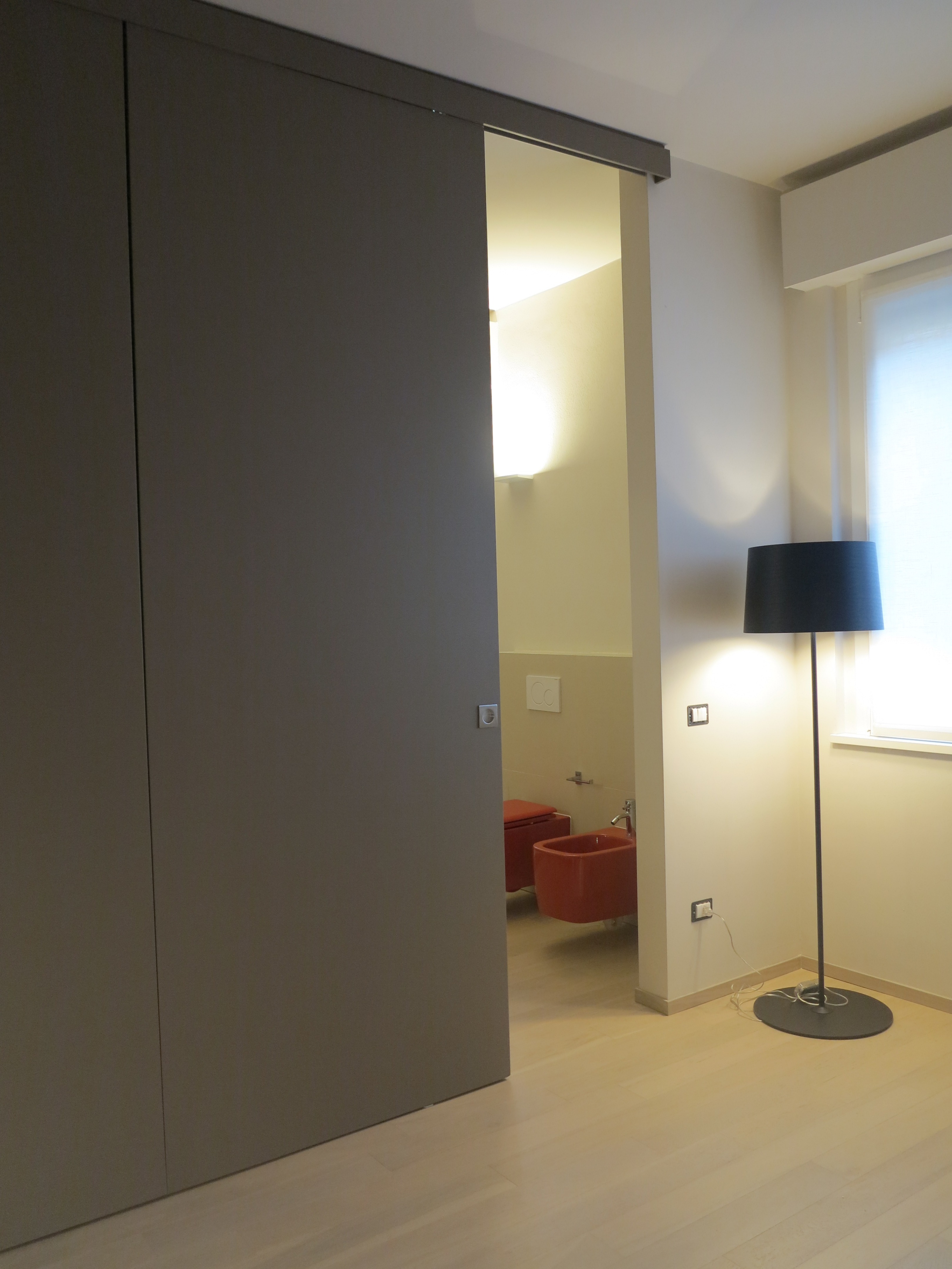 私人公寓的红色魔力-5