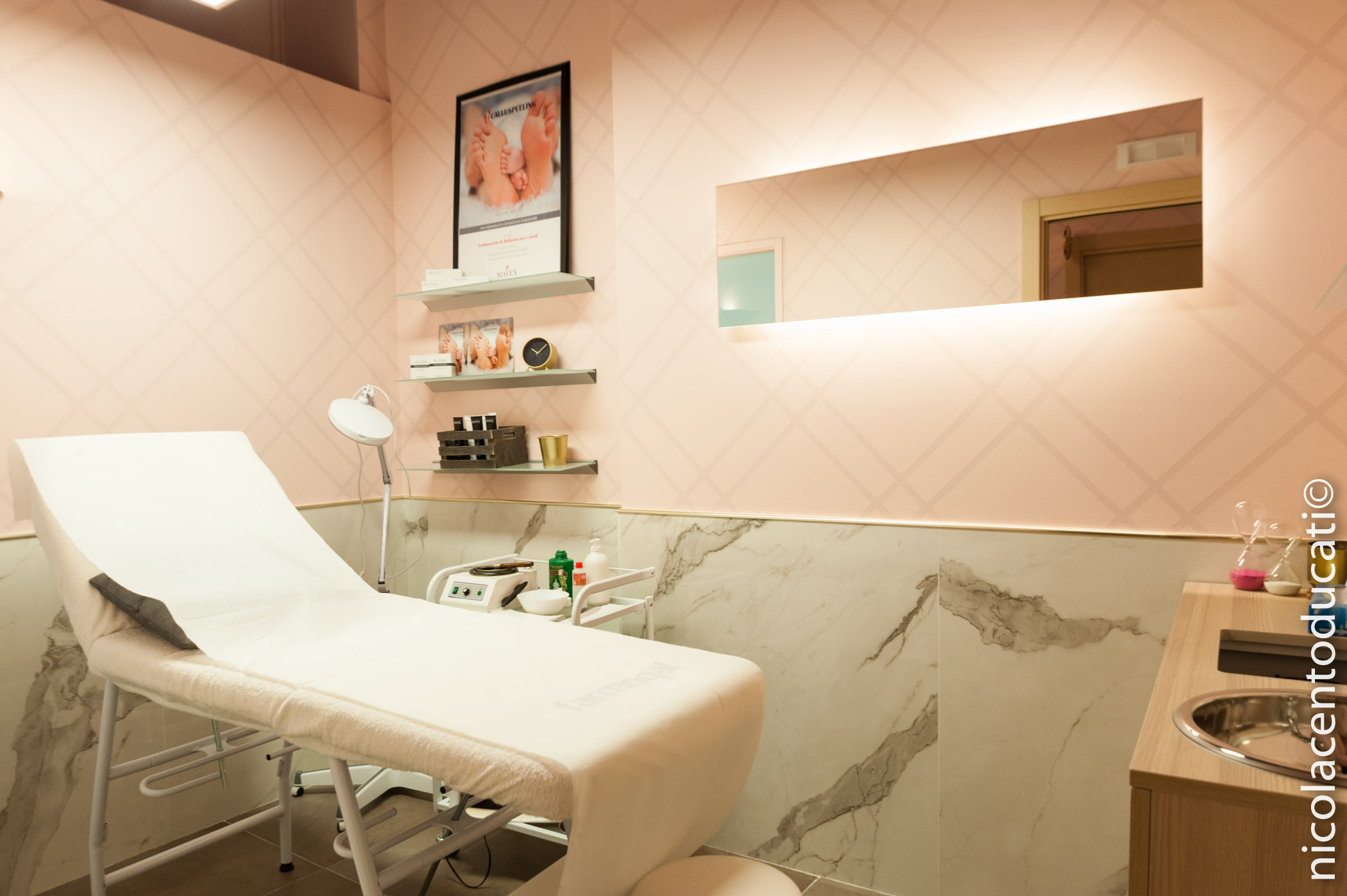 复古风华的美容美发空间-8