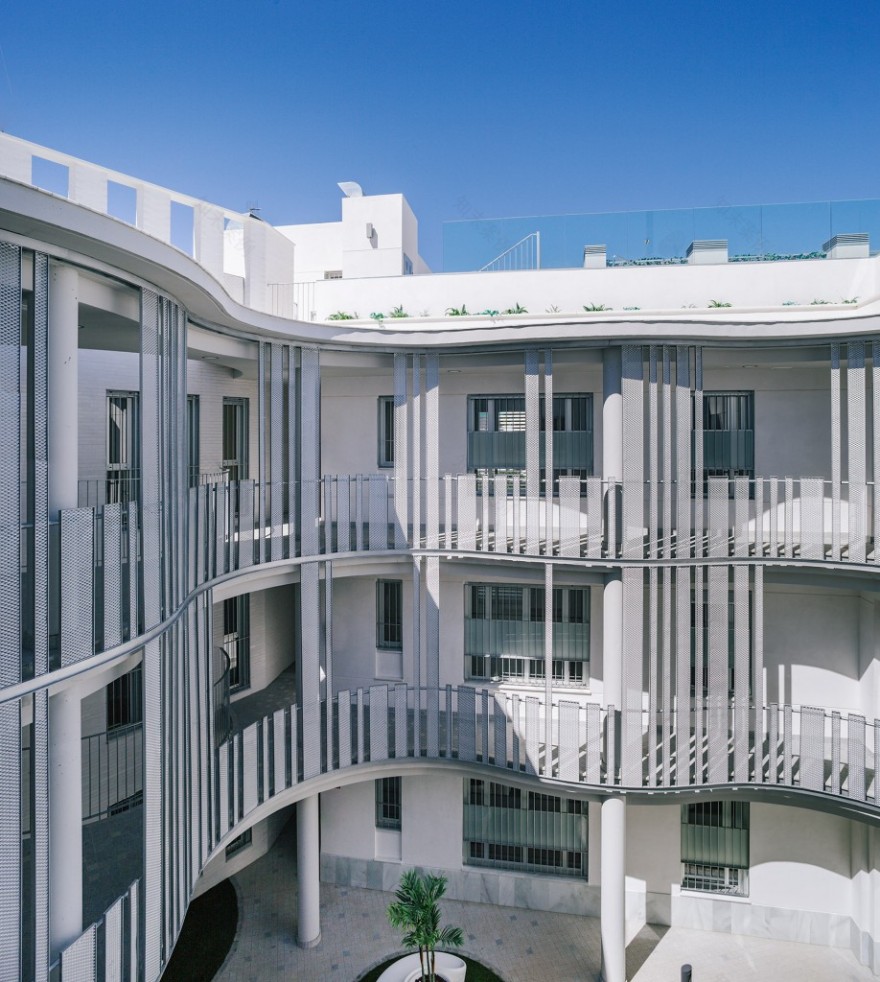 融合历史与当代的塞维利亚多户住宅-27