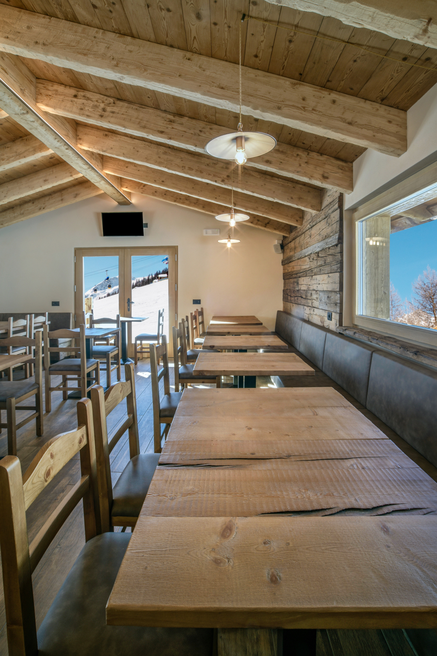 雪山之上的温馨猫舍——La Tana del Gatto 餐厅设计-23