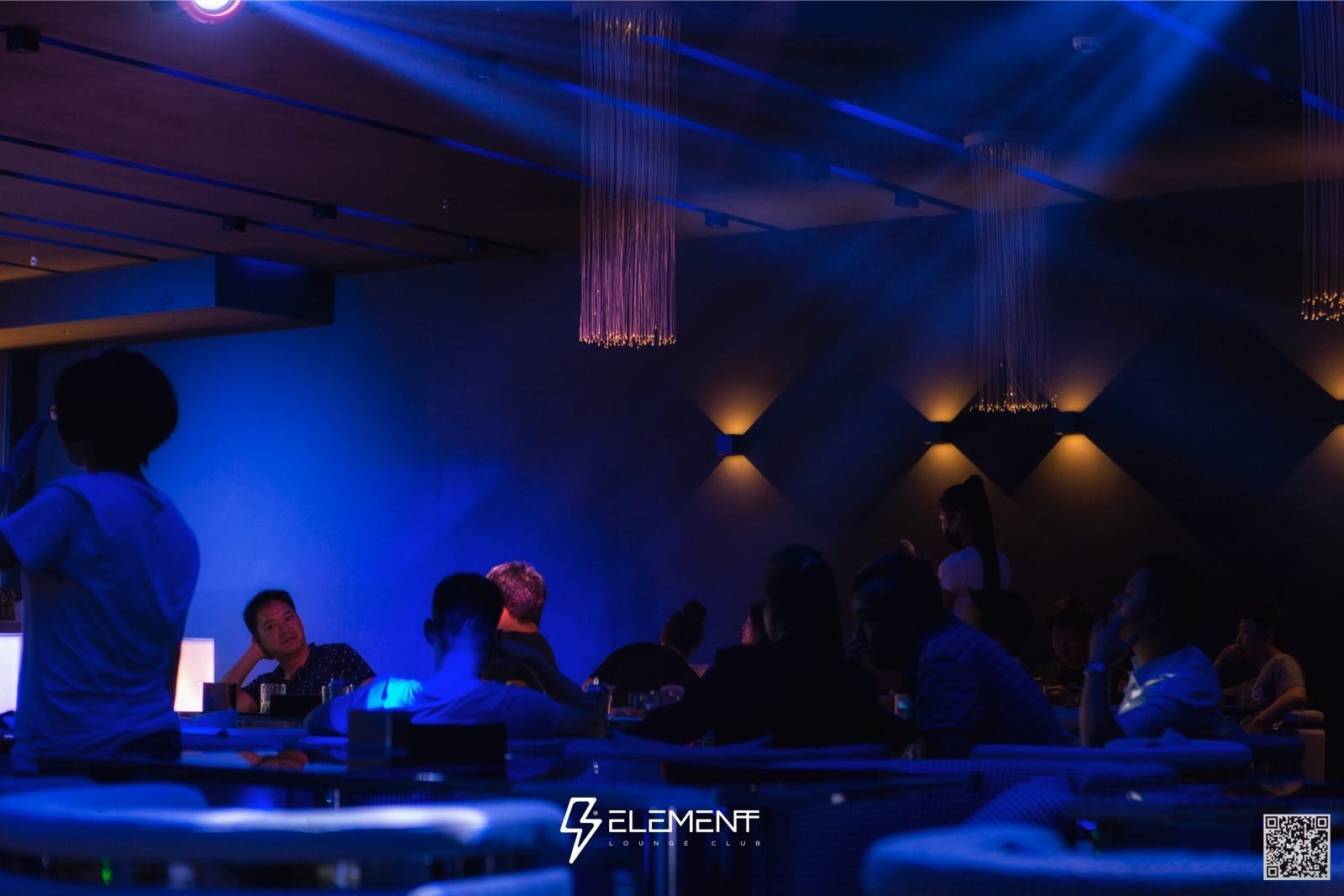 蓄势待发的能量漩涡——中国夜店餐厅设计-22