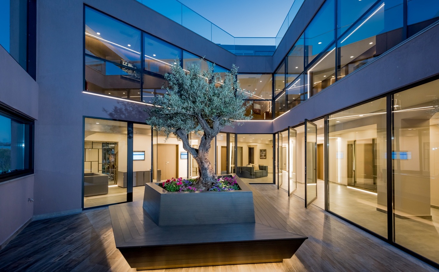 2017 年完成的 KARATZIS S.A.办公室大楼室内设计案例-32