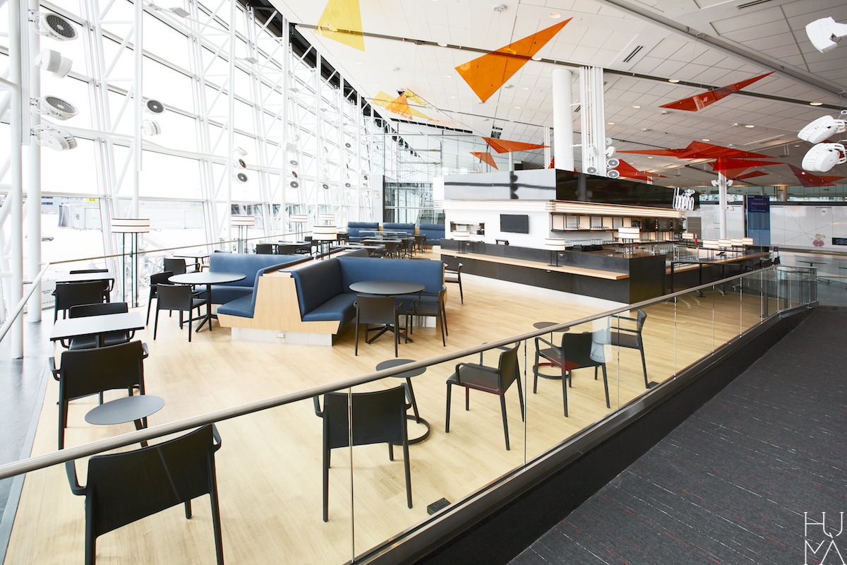 蒙特利尔机场美食广场，Humà 设计新视角-14