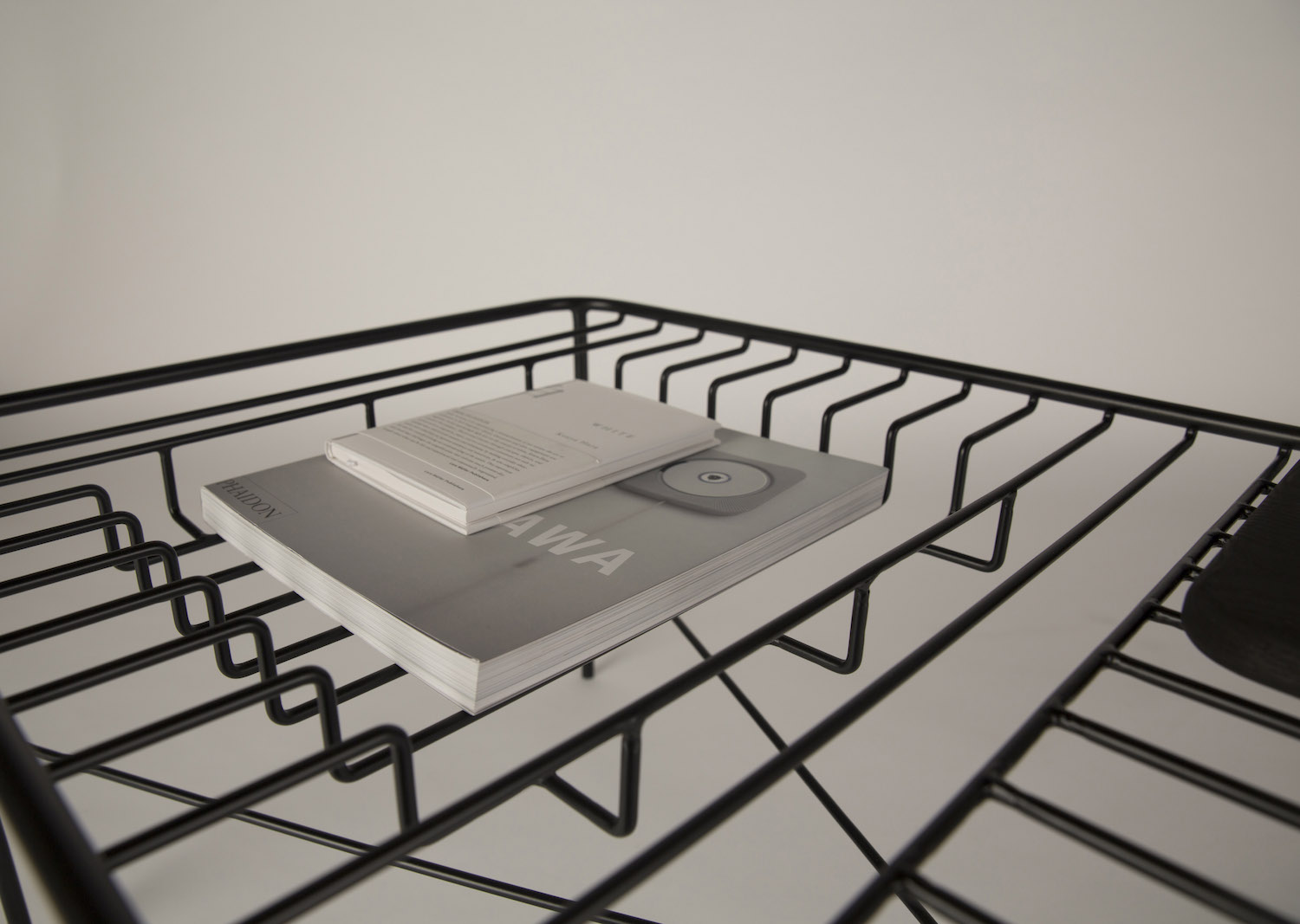 线系列咖啡桌 | 乔治·赖丁的被动-- 主动物体关系探索-6