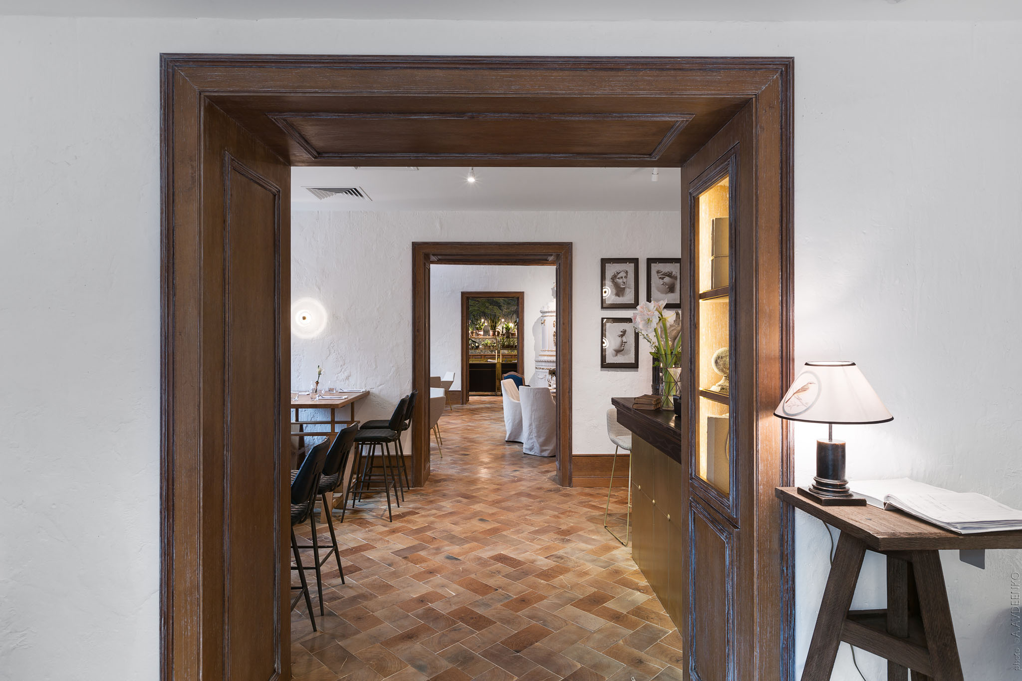 历史建筑中的现代餐厅 | DOM N10-12