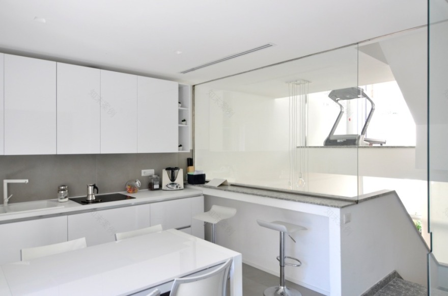 意式海滨小城住宅的现代演绎-23