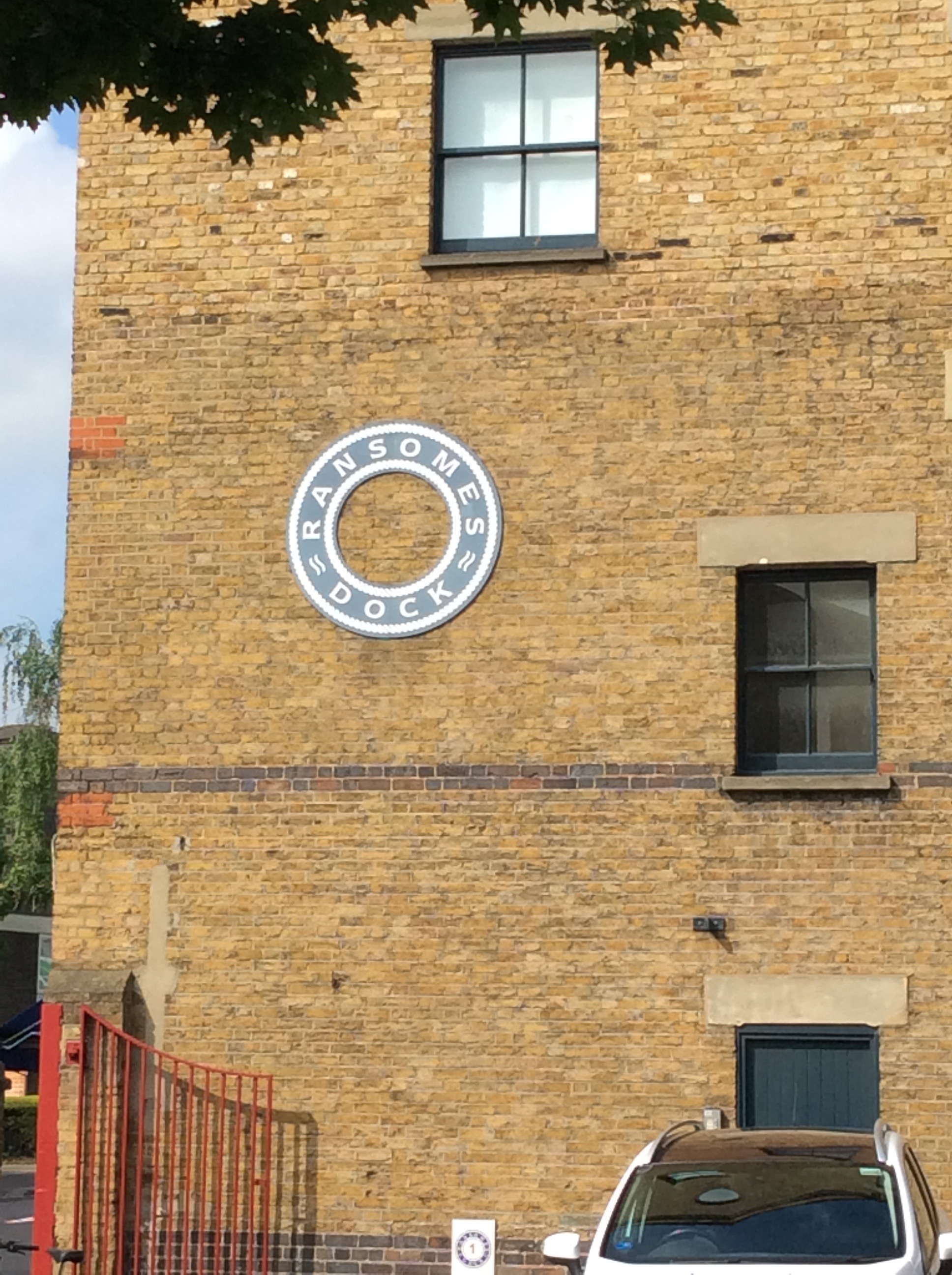 伦敦名流聚集地，工业风奢华公寓-19