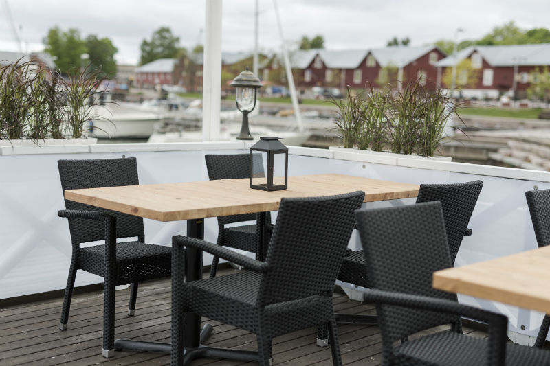 芬兰最大游艇码头餐厅翻新，打造年轻时尚的海鲜牛排馆-26