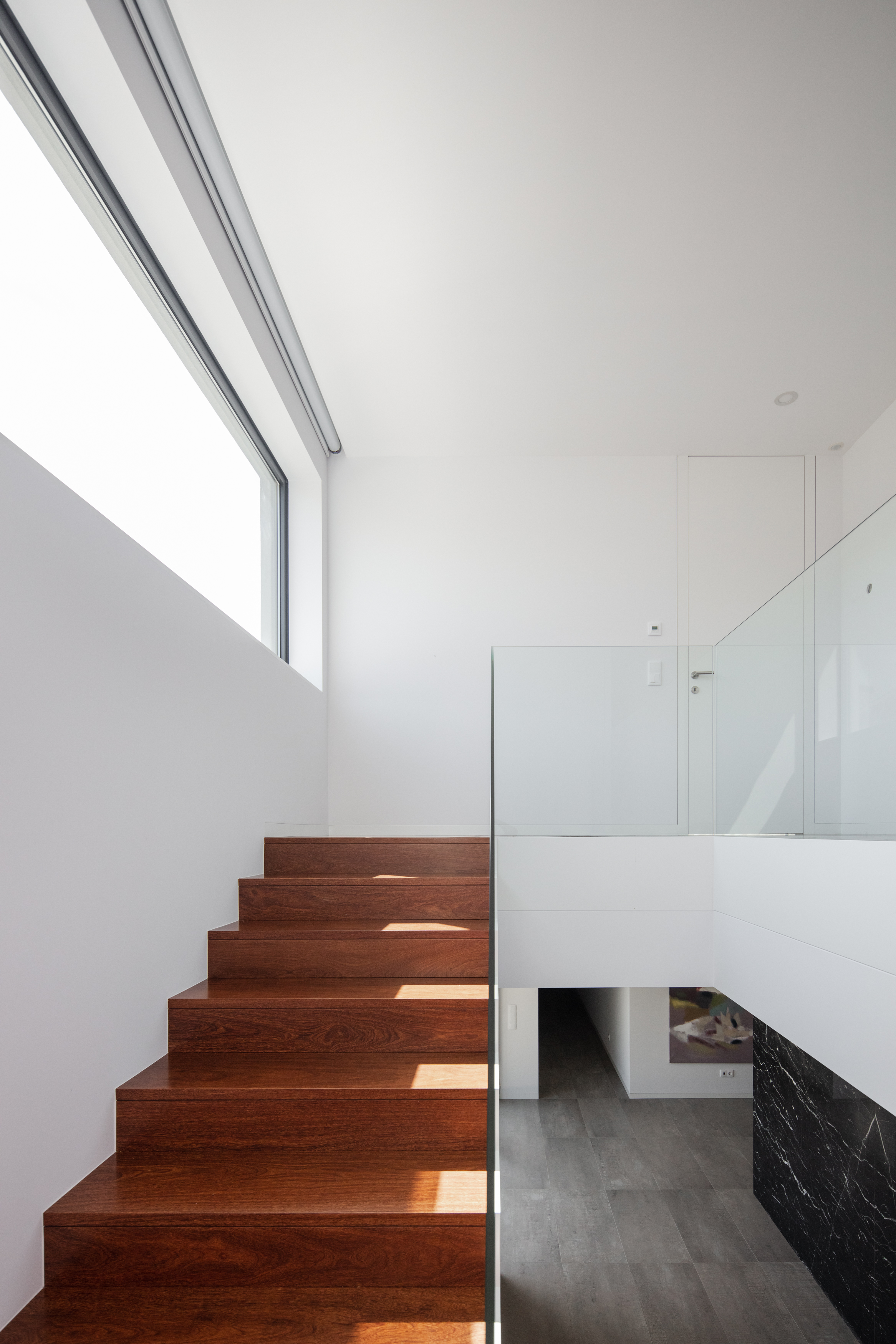 葡萄牙现代别墅 | 融入景观的私密空间-10