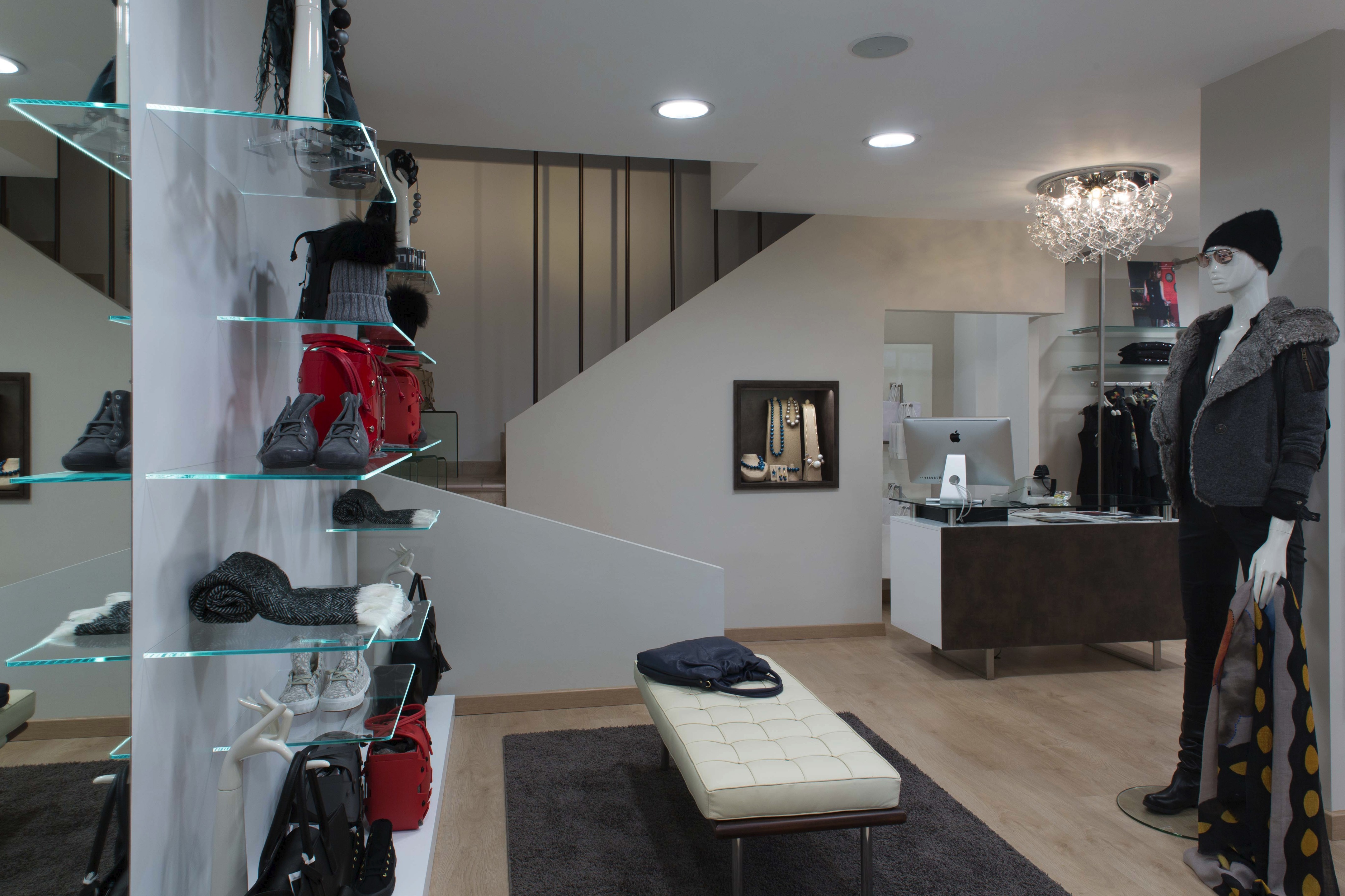 意式女性精品店 | 简约优雅的室内设计-3