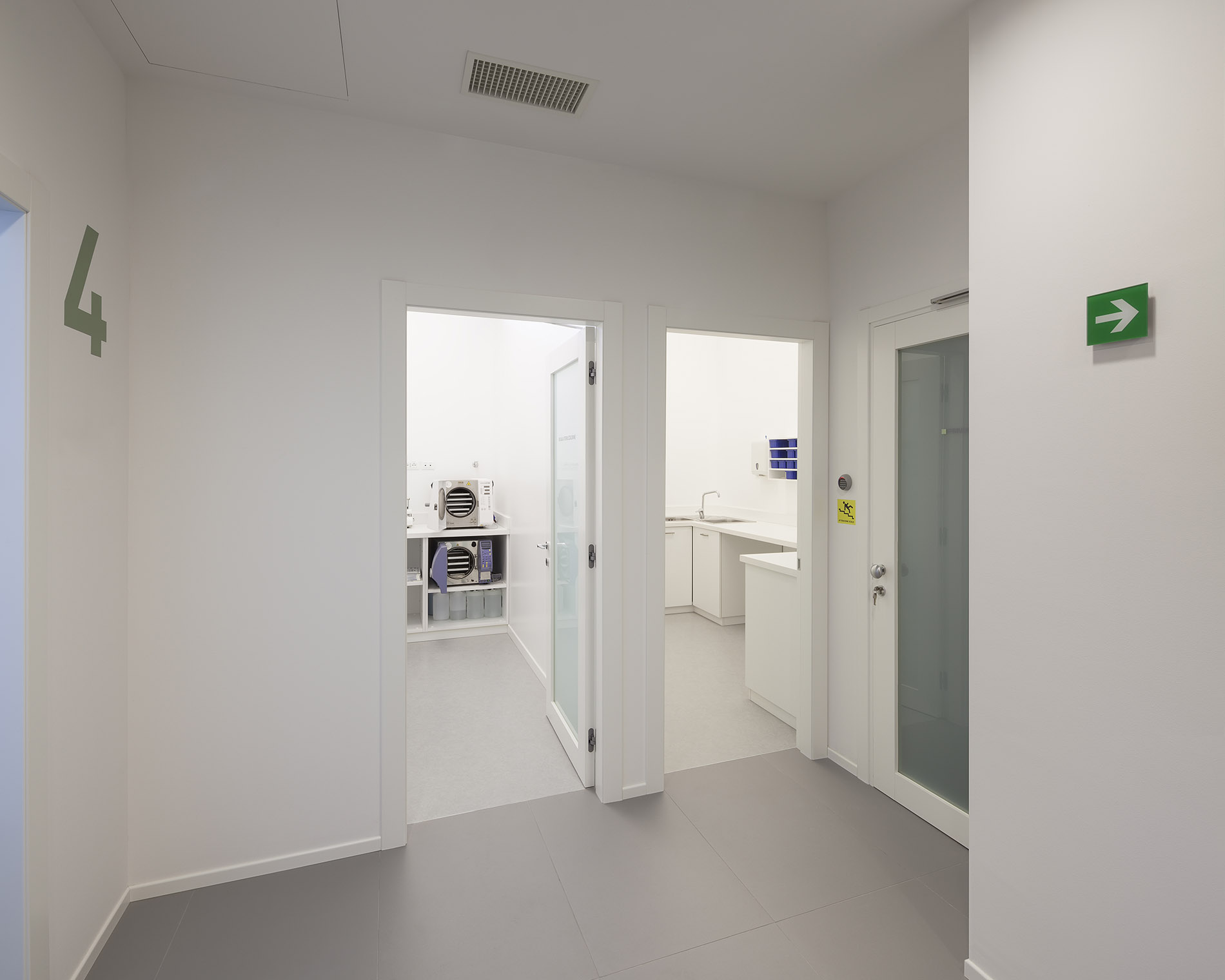 Cantarella 牙科诊所 | 自然光与色彩的巧妙运用-16