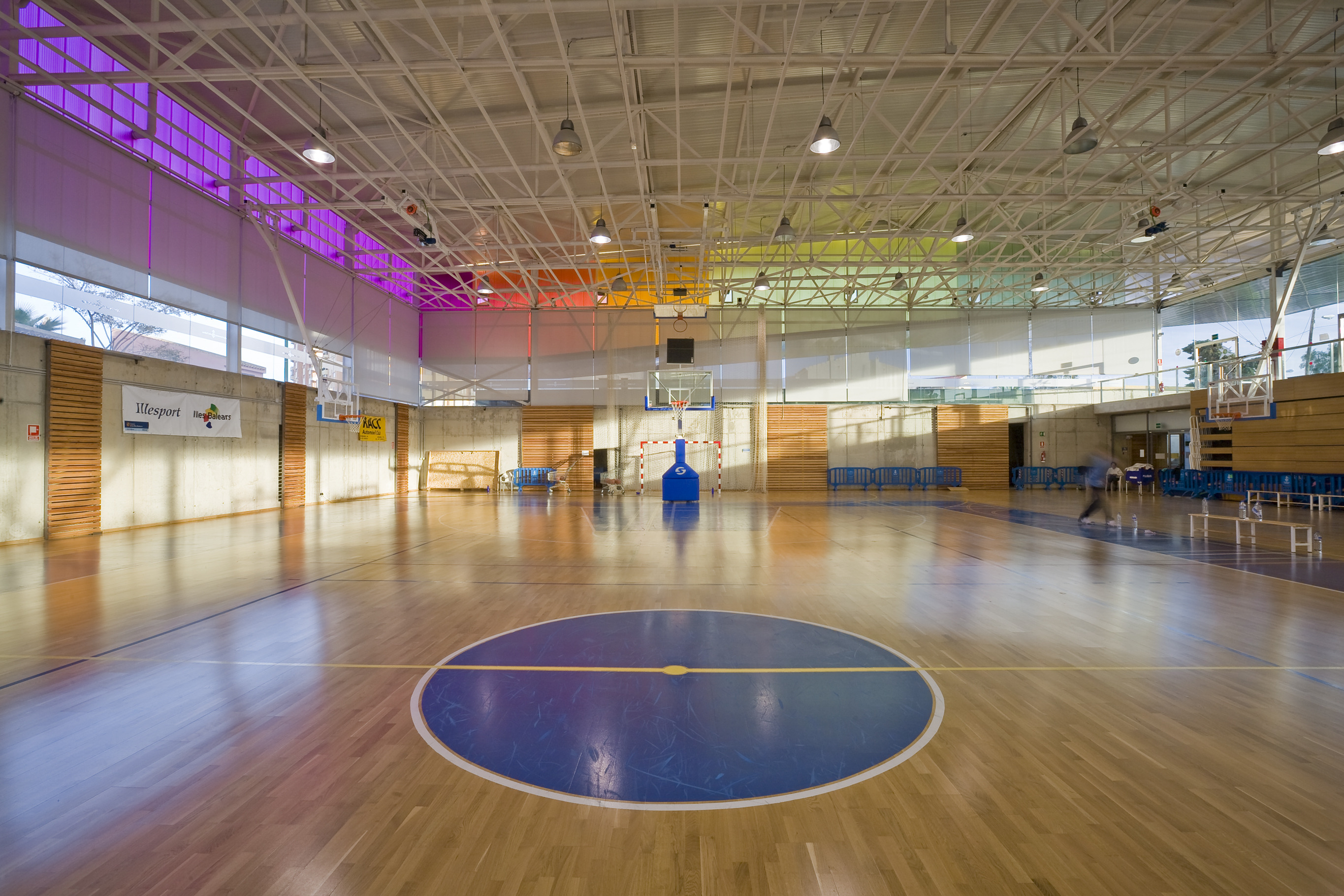 萨印第奥特里亚多功能体育馆-6