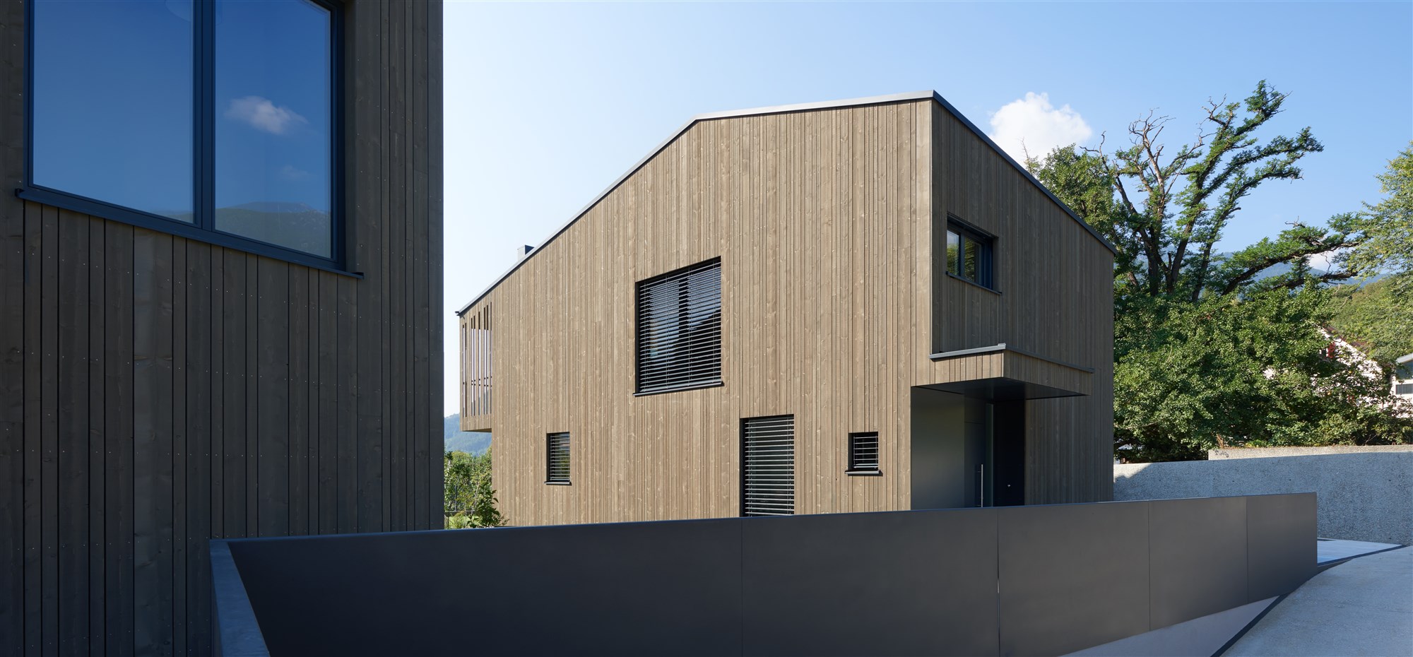 传统与现代共融的意大利木质住宅-12