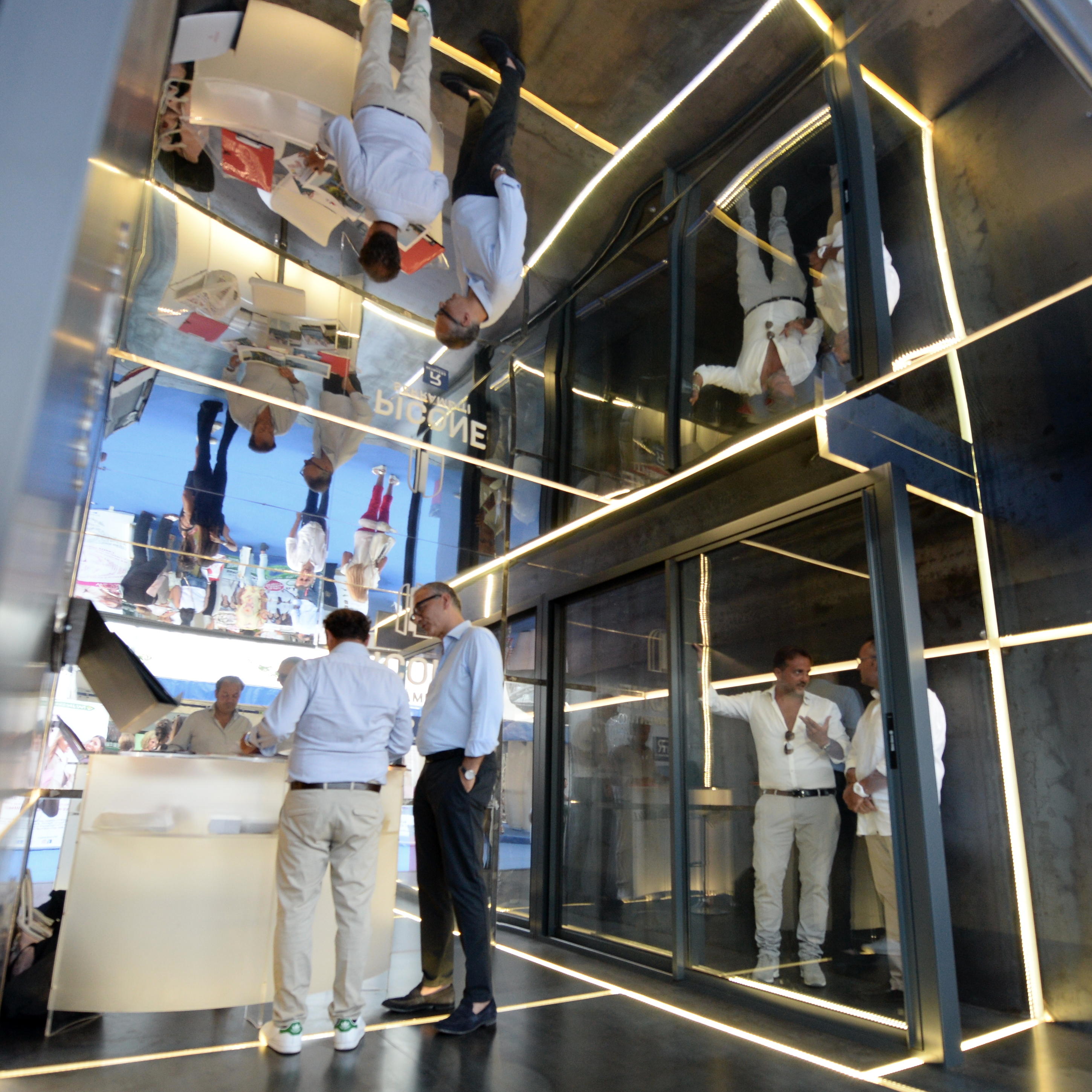 雷诺尔铝业展示馆-2