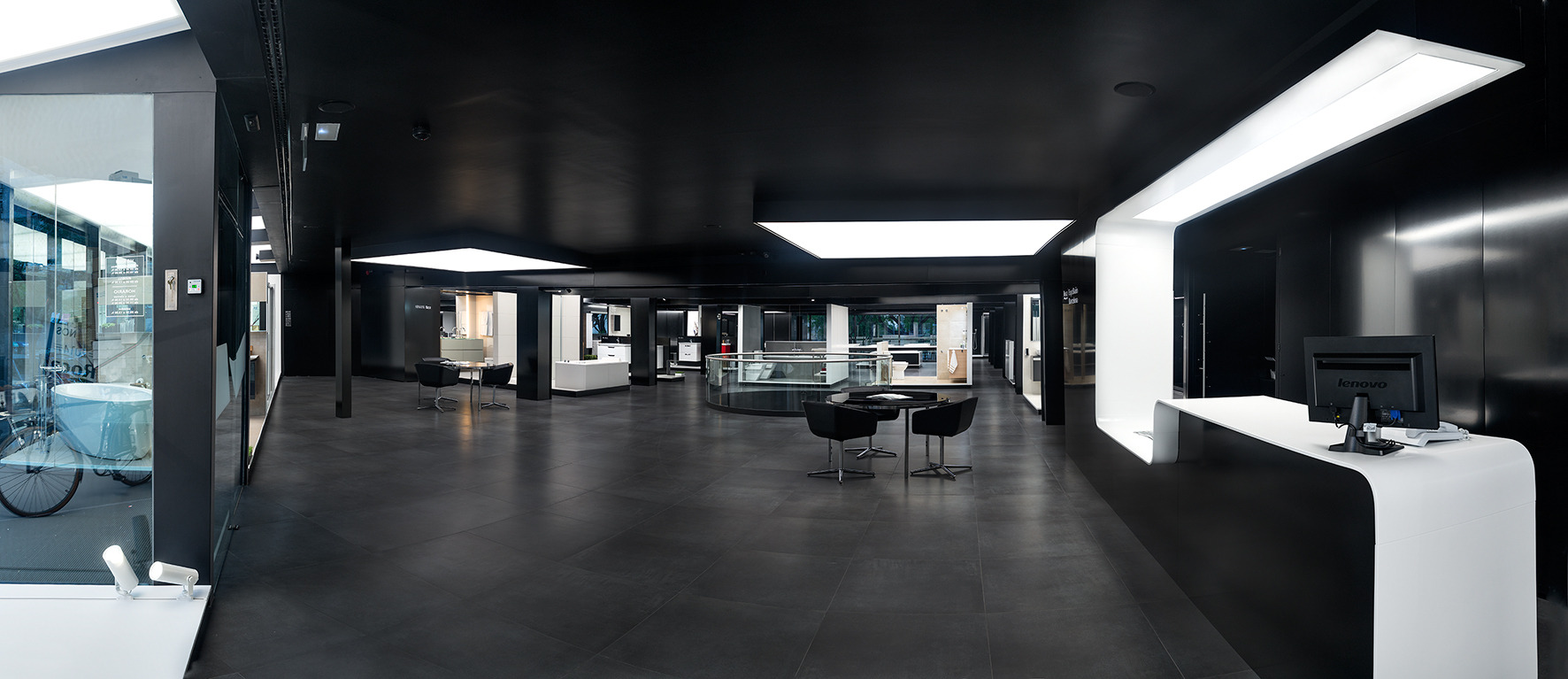 巴塞罗那 Roca 卫浴展示厅——自然光照的室内设计佳作-2