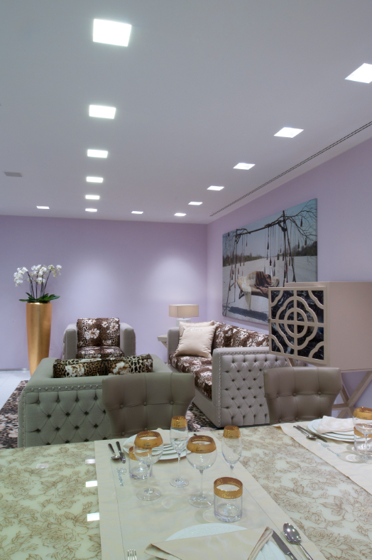 米兰 Blumarine 展厅 | 光之魔法展现精致设计-18