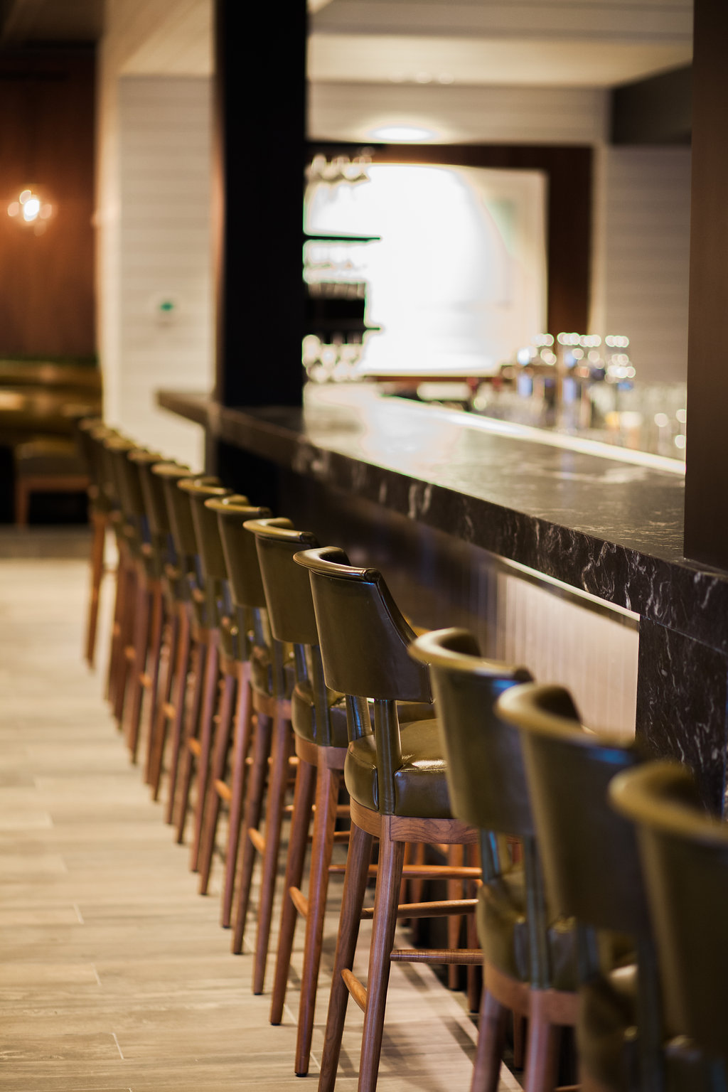 厄尔斯厨房酒吧十字路口（Earls Kitchen + Bar Crossroads）-6