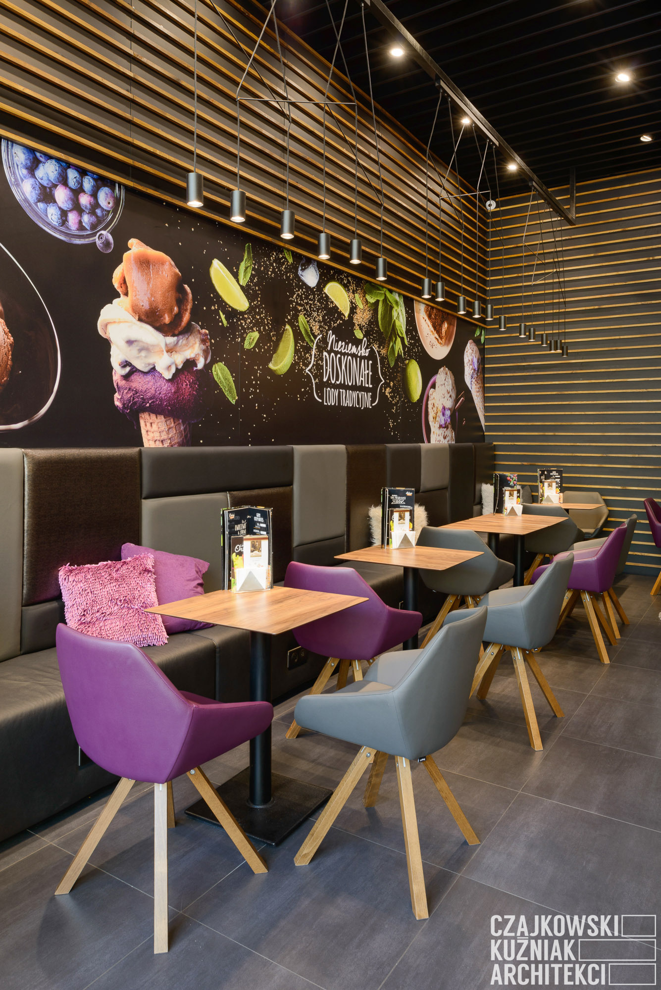 2018 年完成的波兰冰淇淋店 LODOMANIA 室内设计案例-2