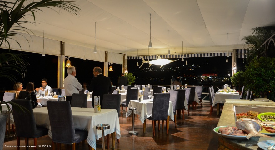 光怪陆离的海底餐厅-7