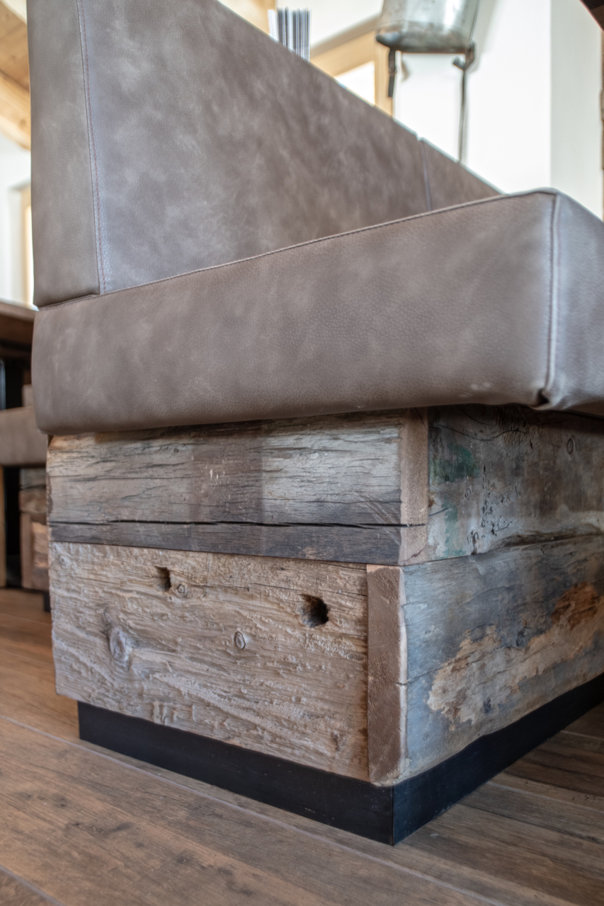 雪山之上的温馨猫舍——La Tana del Gatto 餐厅设计-26