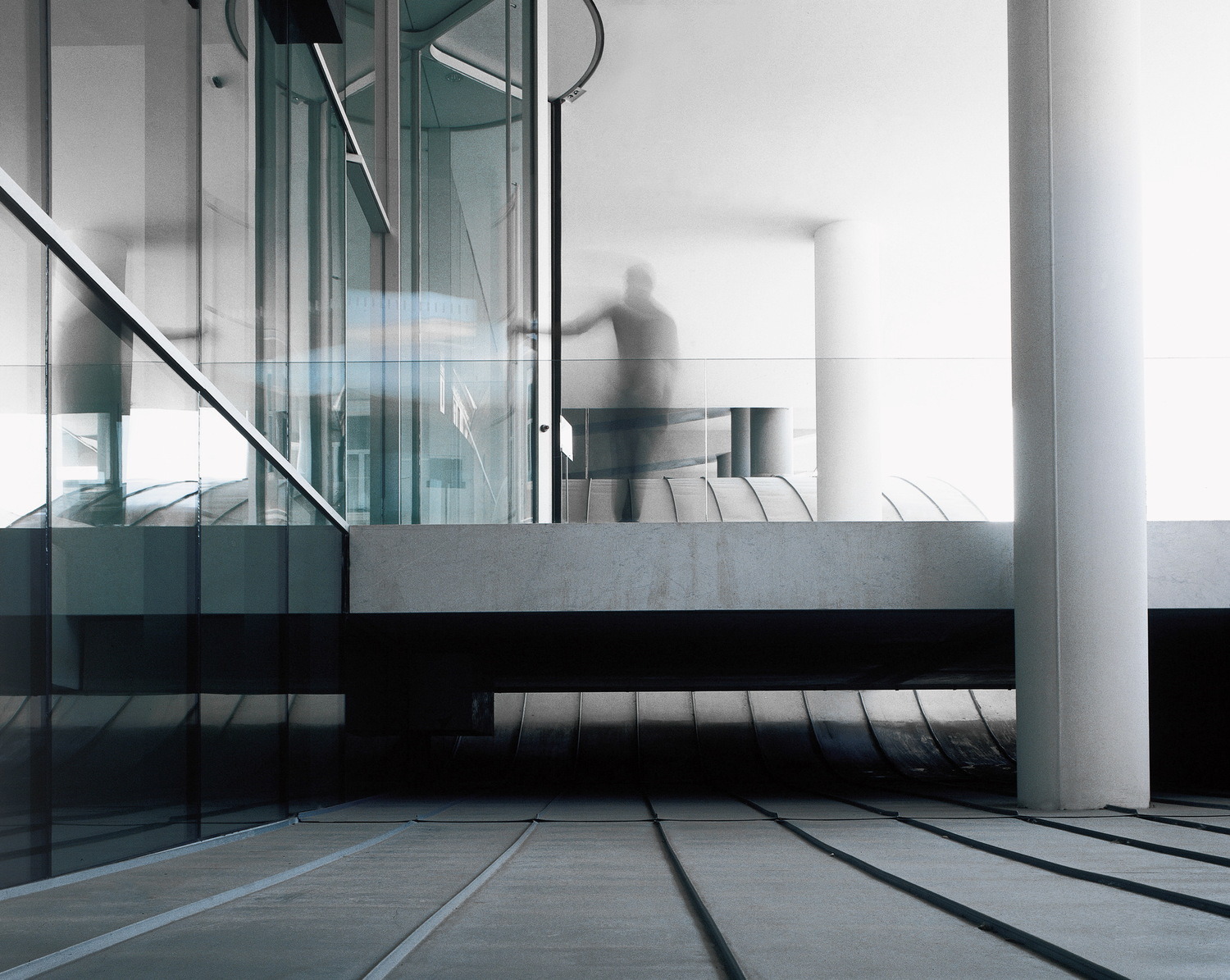 罗马中心的悬浮酒店设计-8