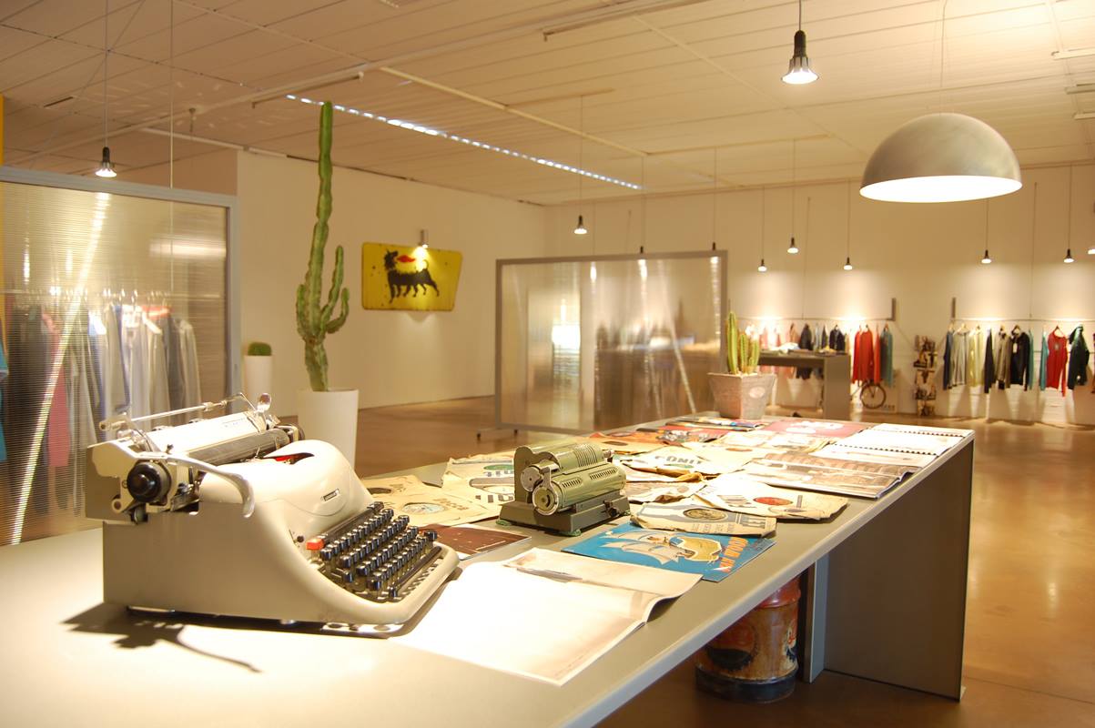 旧店翻新演绎时尚空间——B.Group Showroom-7