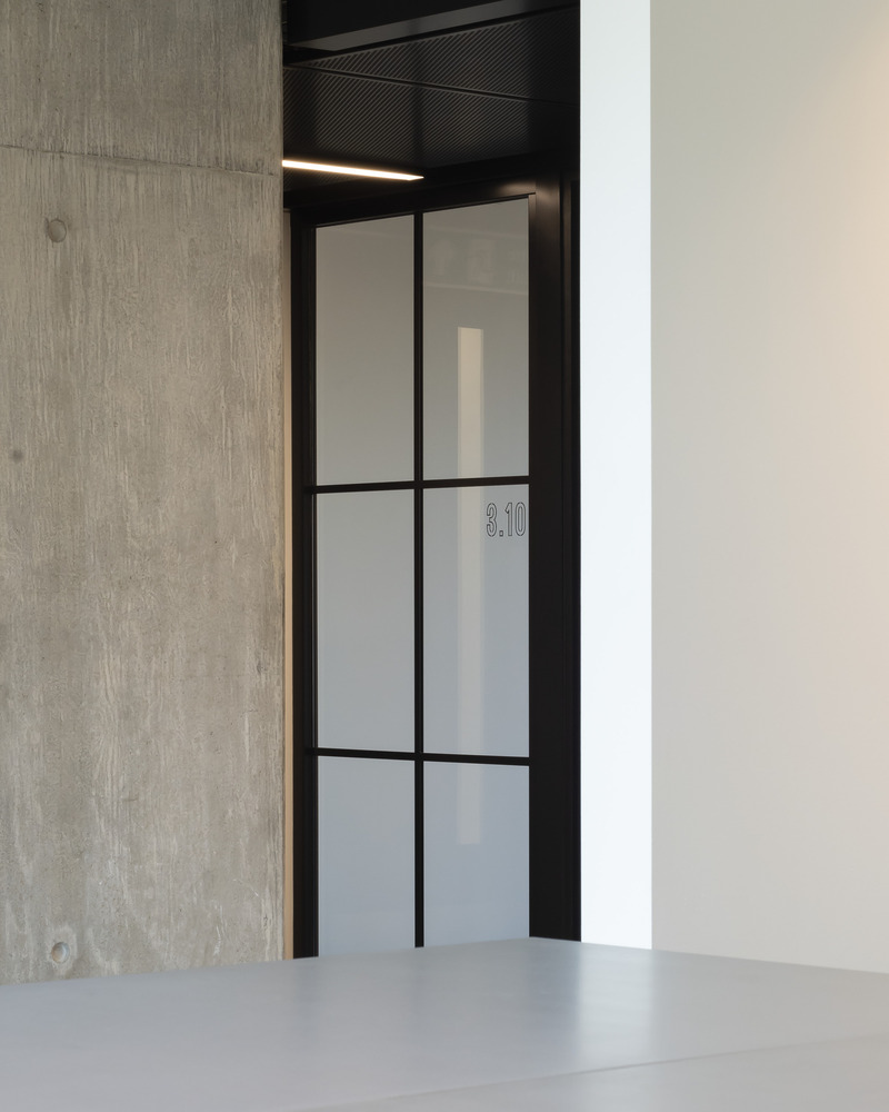 The Frames（砖,金属,玻璃的创意空间）-57