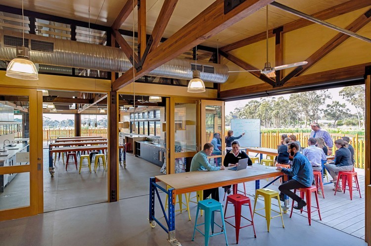 澳大利亚 Marist 学院蒙塔古中心 | 嵌入式景观教育设计-2