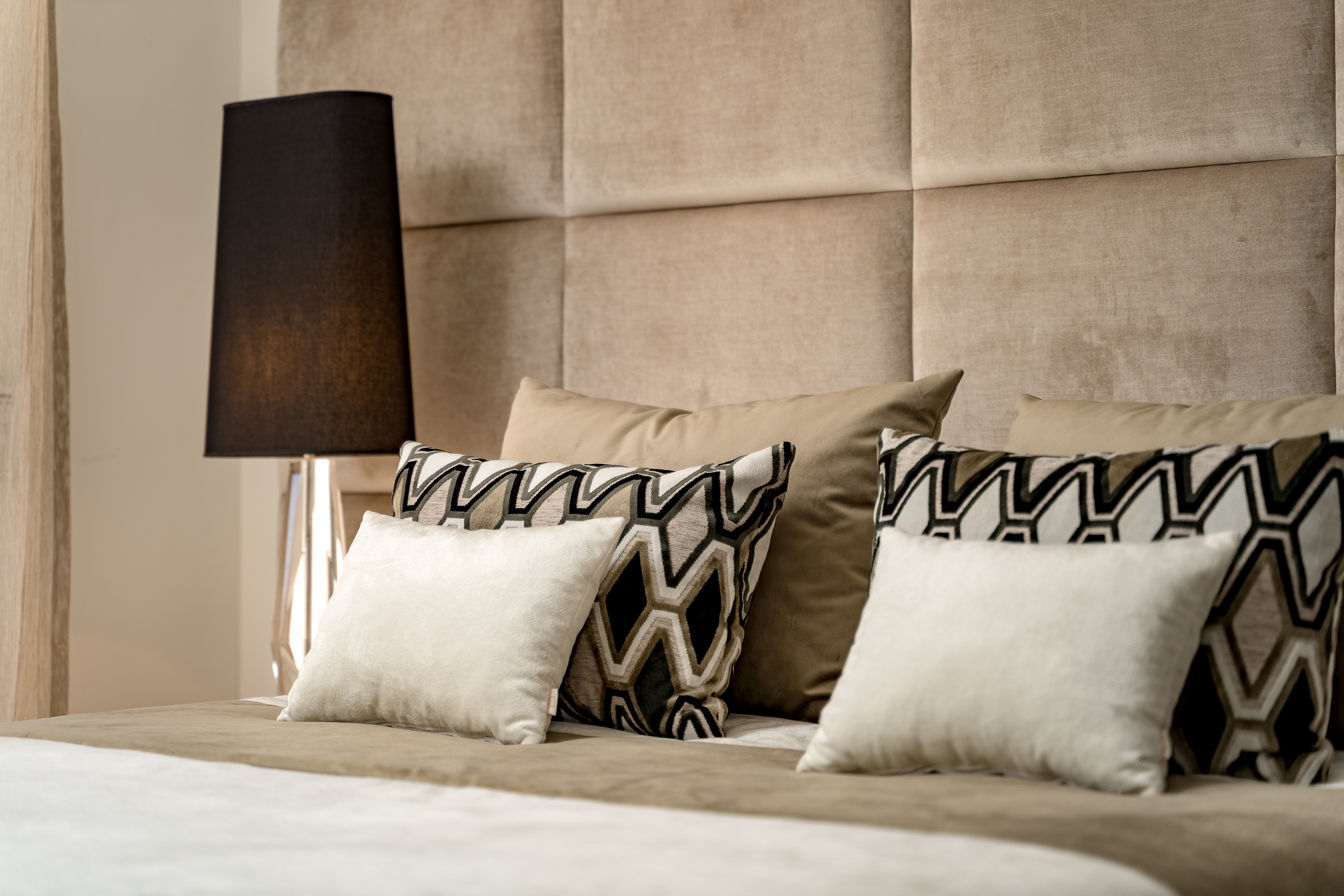 Simple Taste 团队打造的金色眼睛别墅室内设计-11